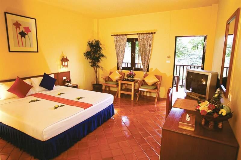 all seasons Naiharn Phuket Hotel — photo 3