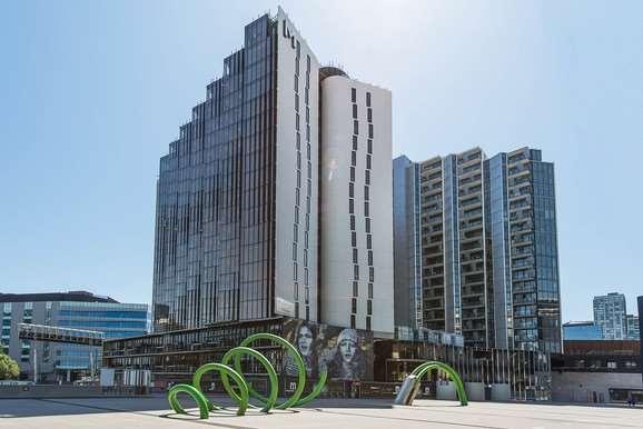 Peppers Docklands Melbourne — photo 1