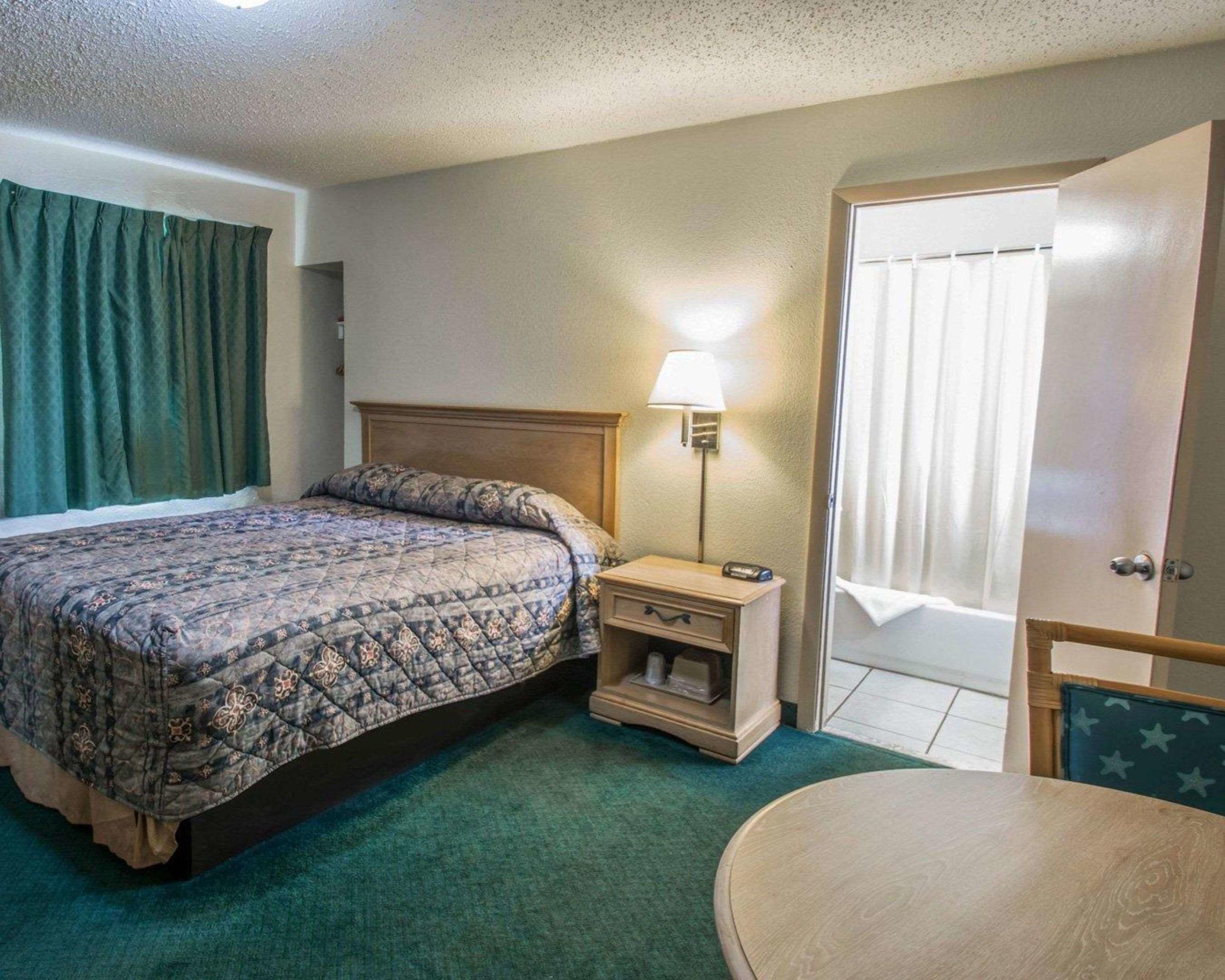 Rodeway Inn Fort Pierce — photo 5
