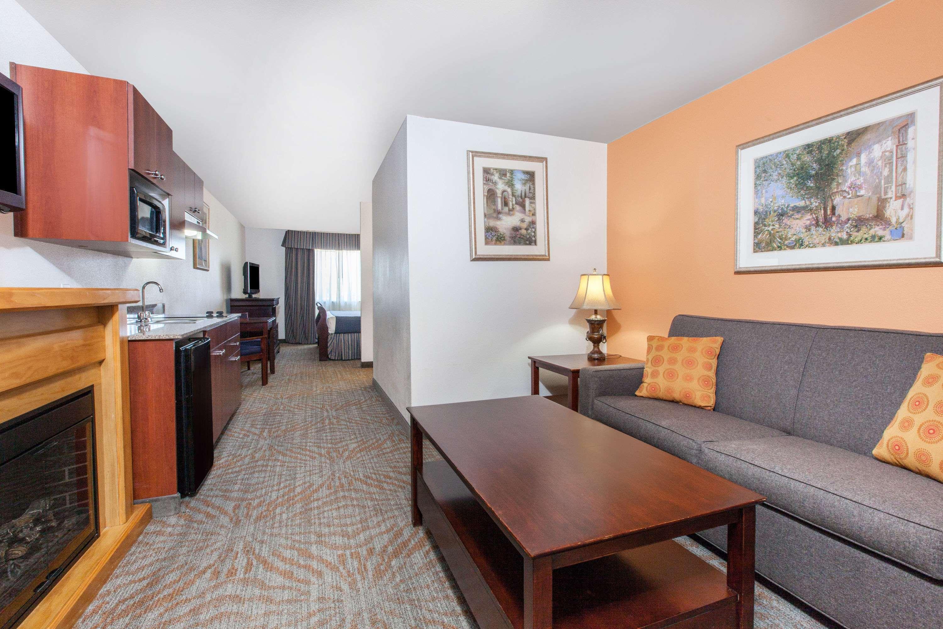 Baymont by Wyndham Lubbock West — photo 4