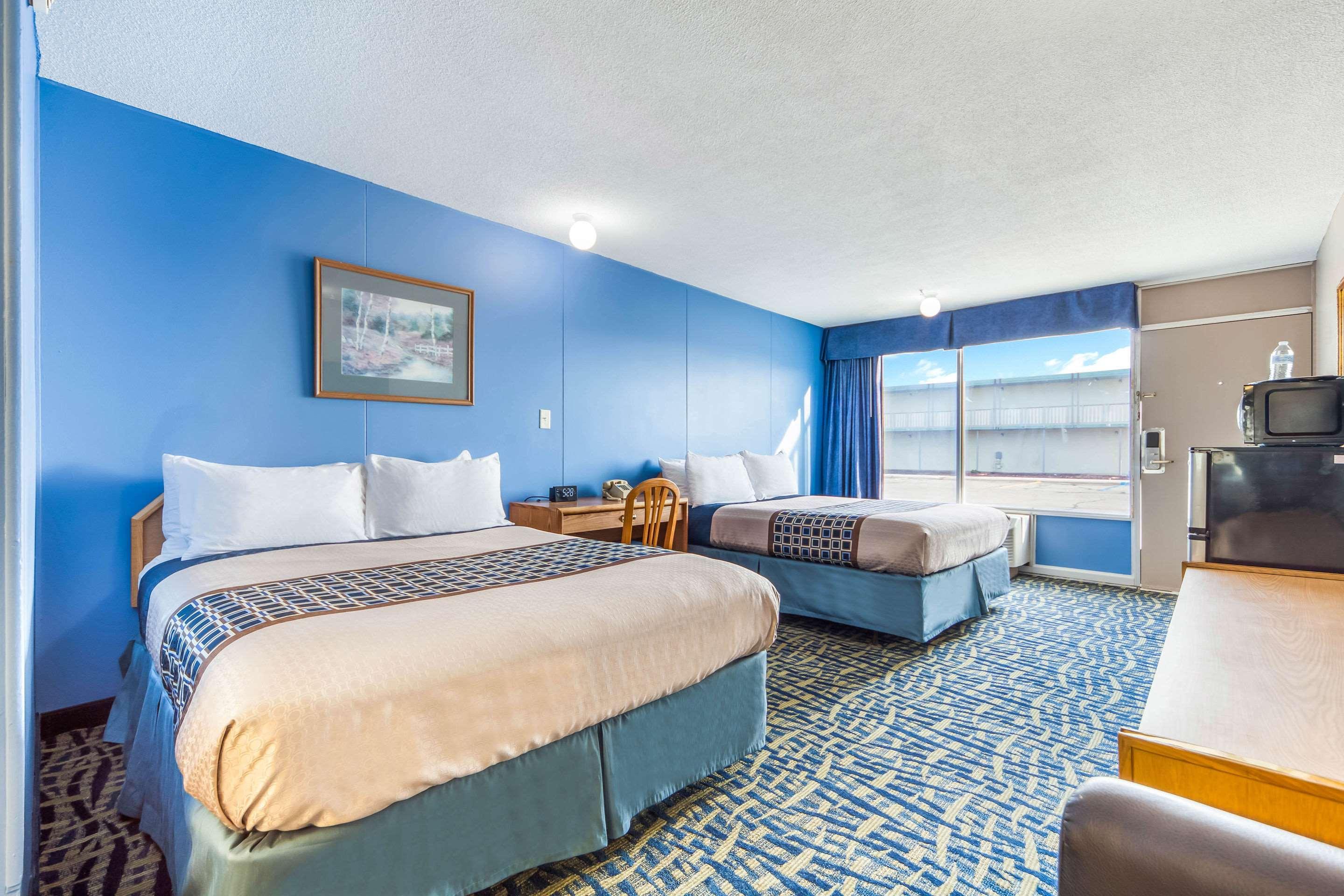 Rodeway Inn — photo 4