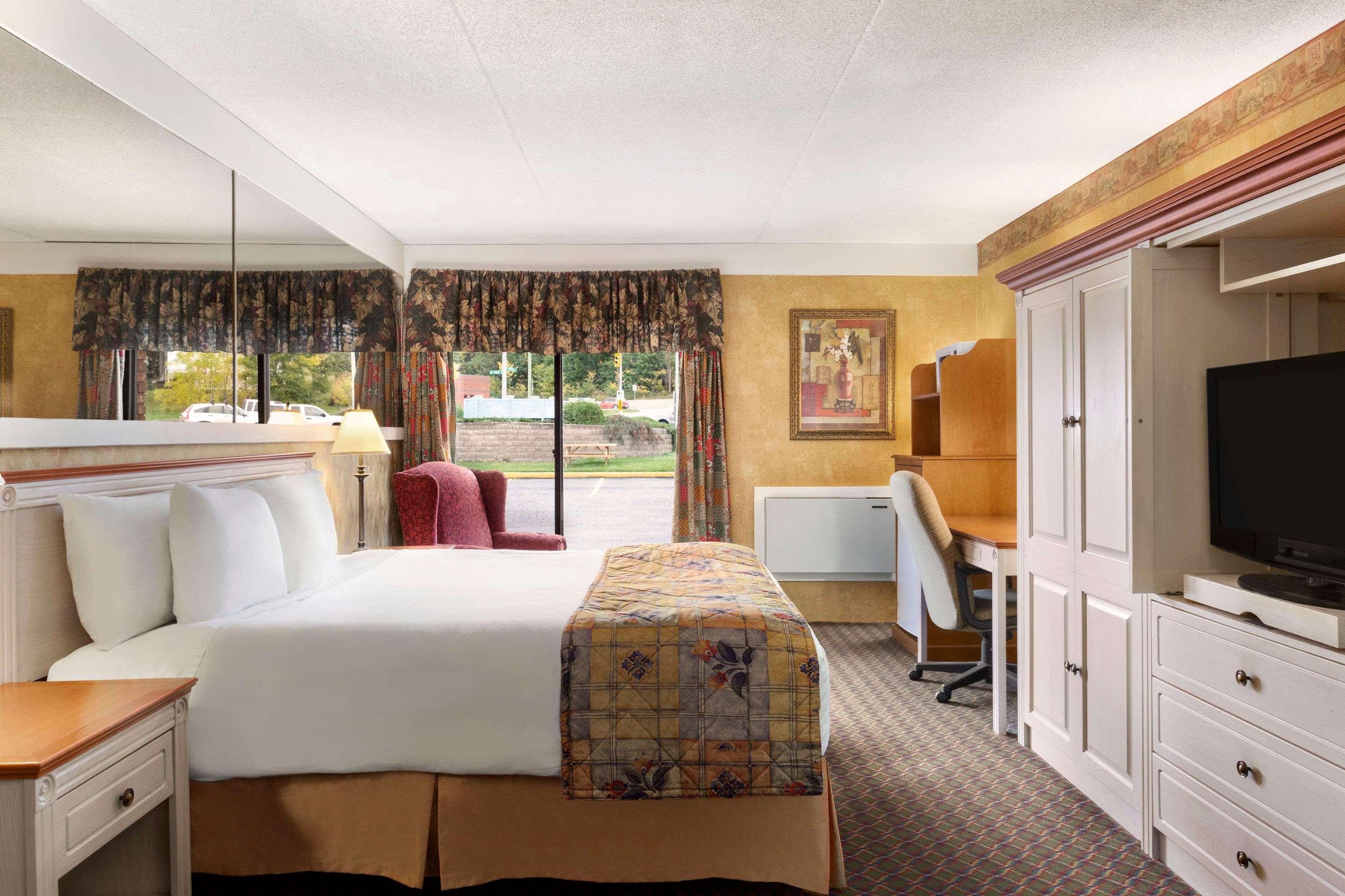 Travelodge Owen Sound ON — photo 4