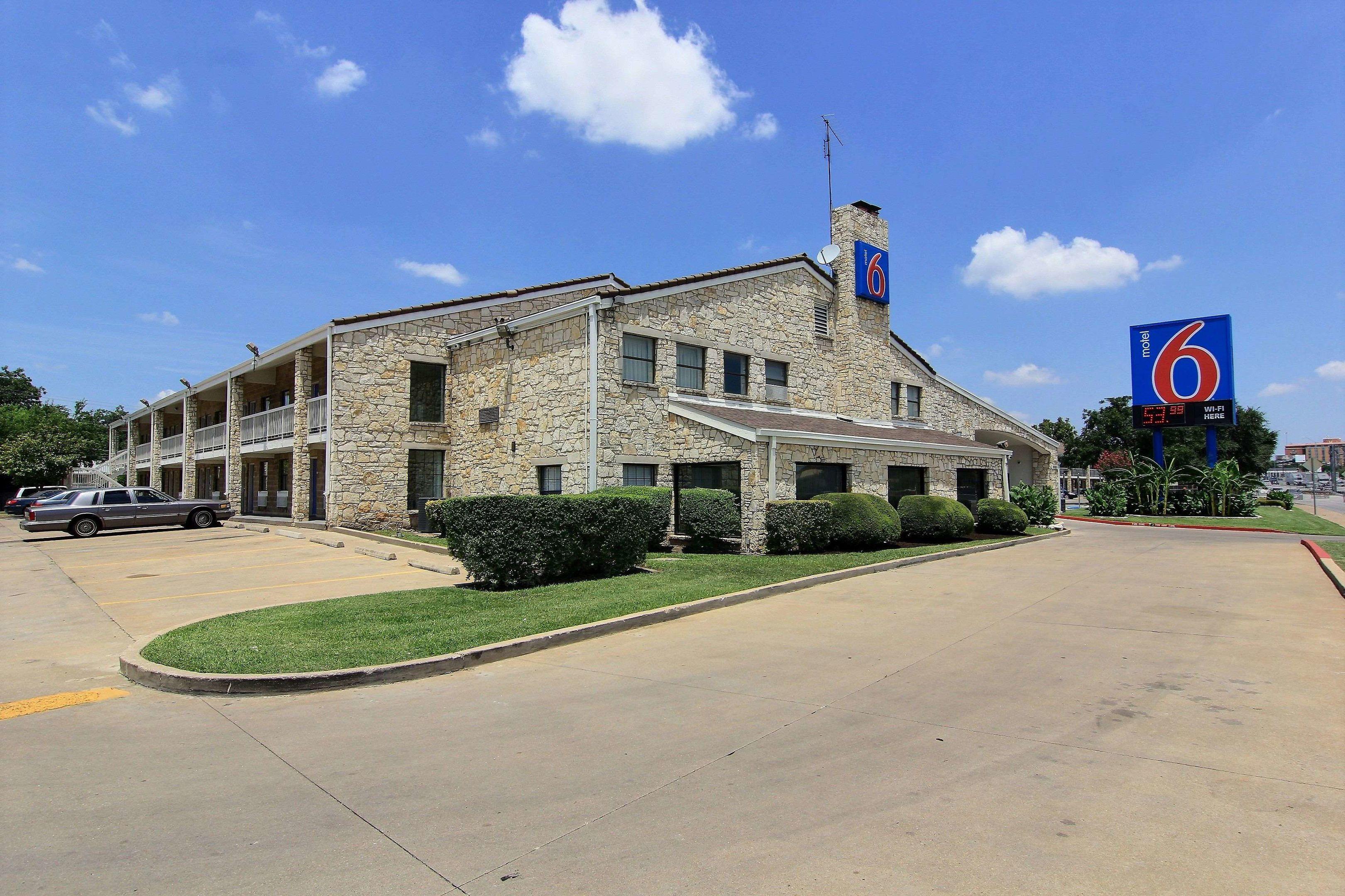 Motel 6 Austin Central - South/Univ. of TX — photo 4