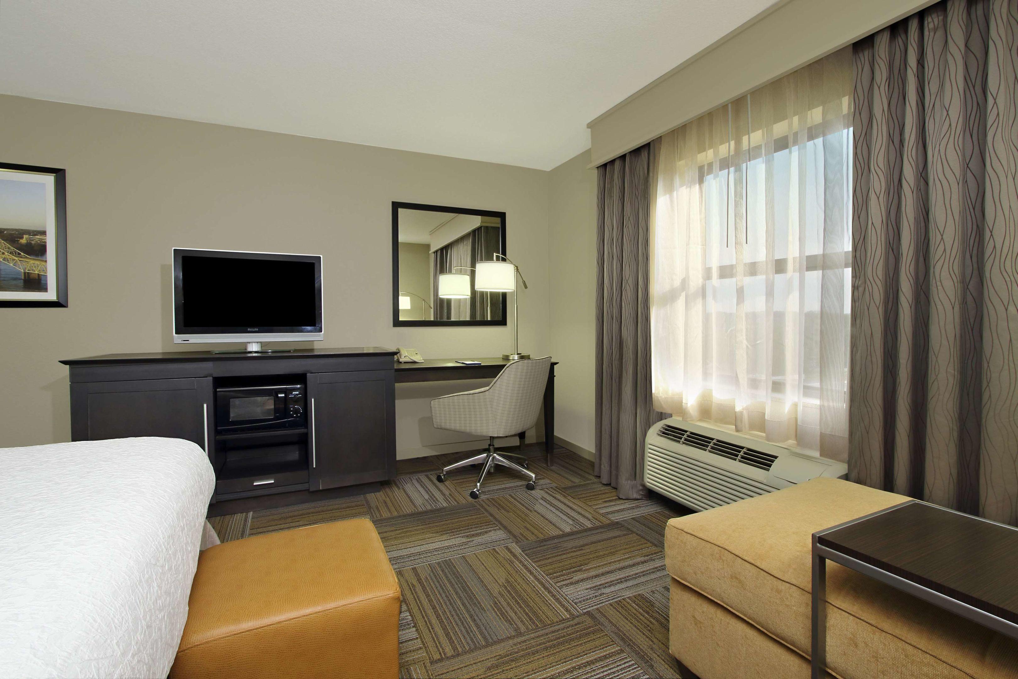 Hampton Inn & Suites Florence-Downtown — photo 4
