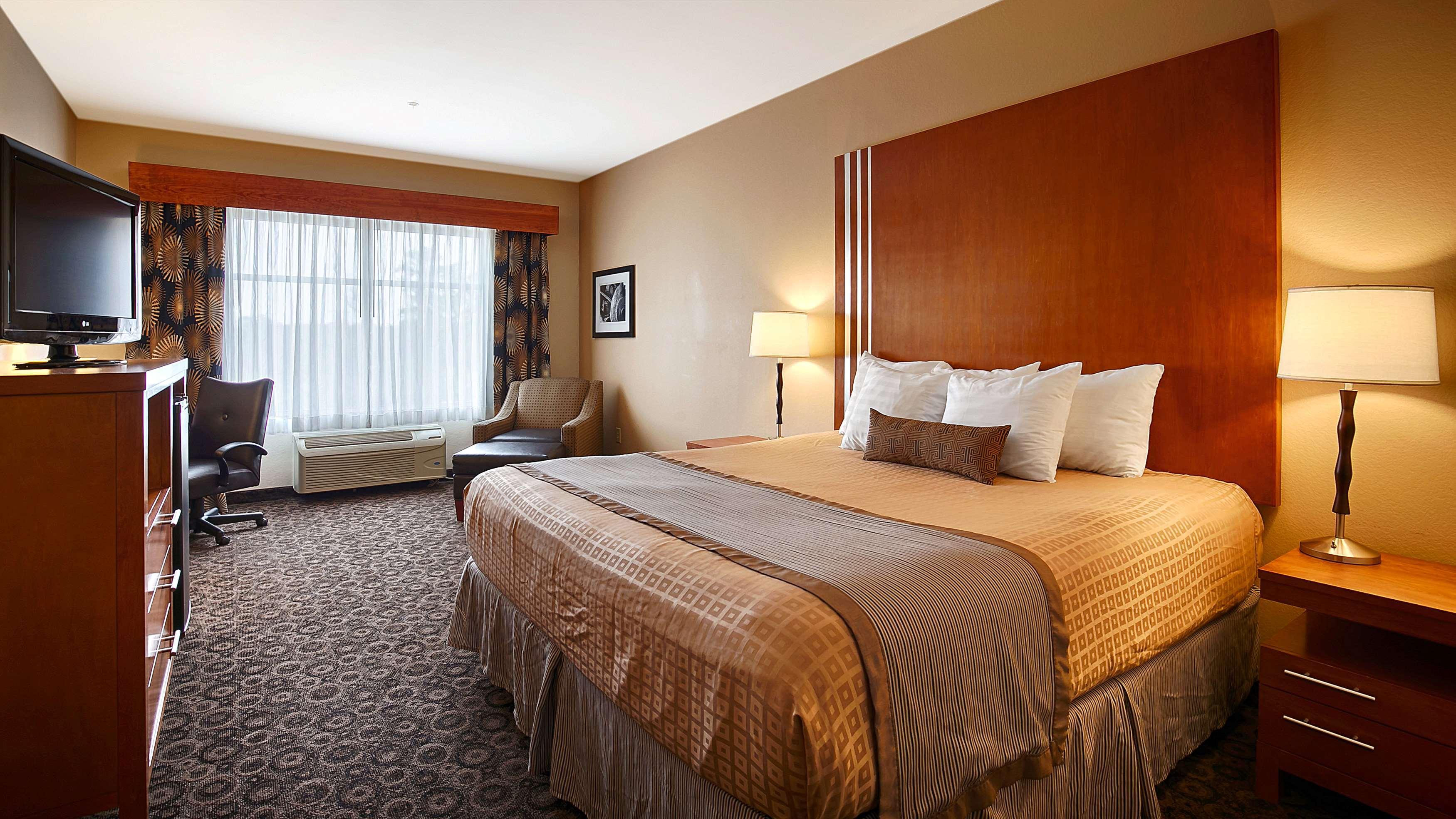 Best Western Plus Rose City Conference Center Inn — photo 4