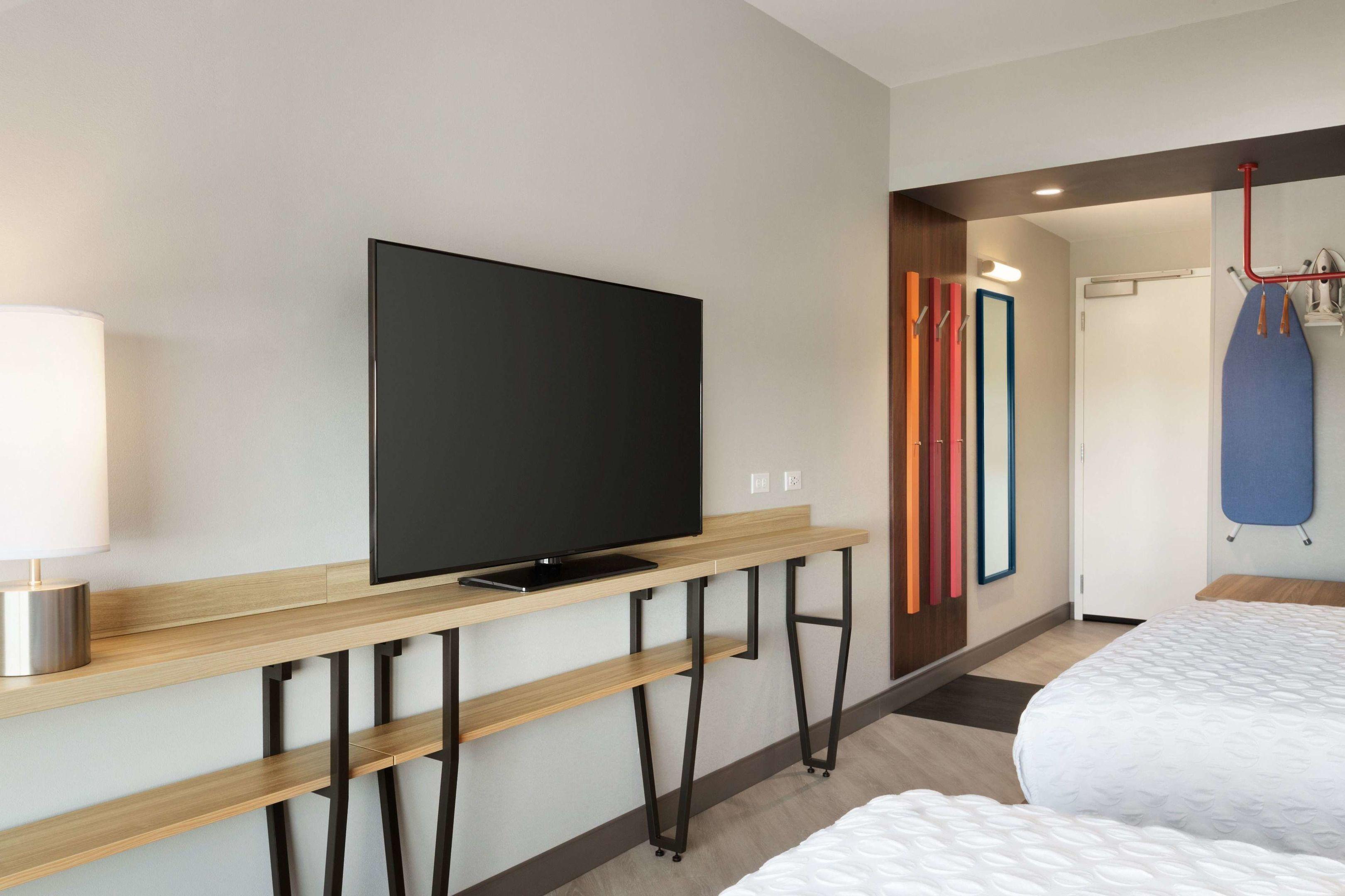 Tru by Hilton York — photo 4