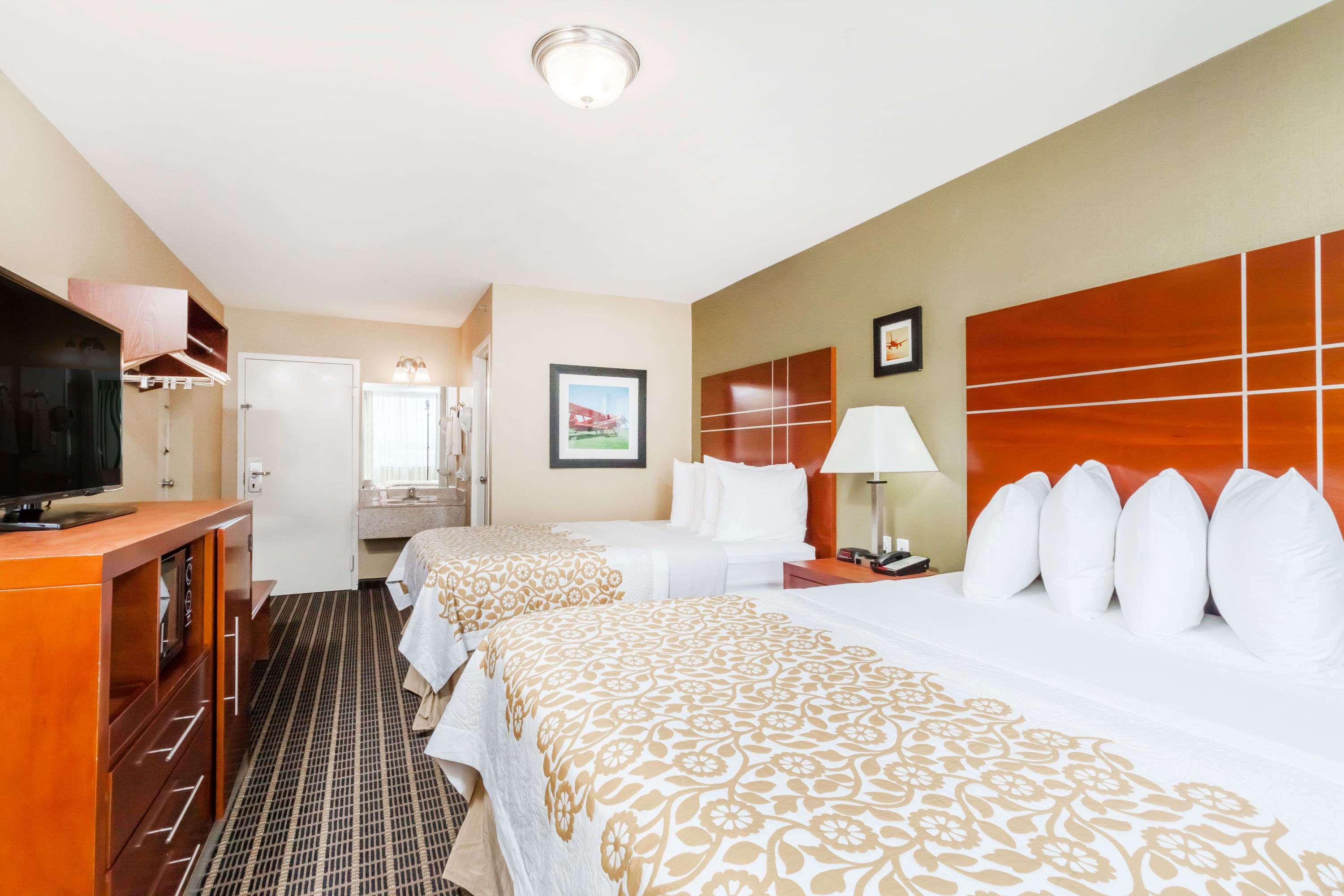 Days Inn Windsor Locks - Bradley International Airport — photo 5