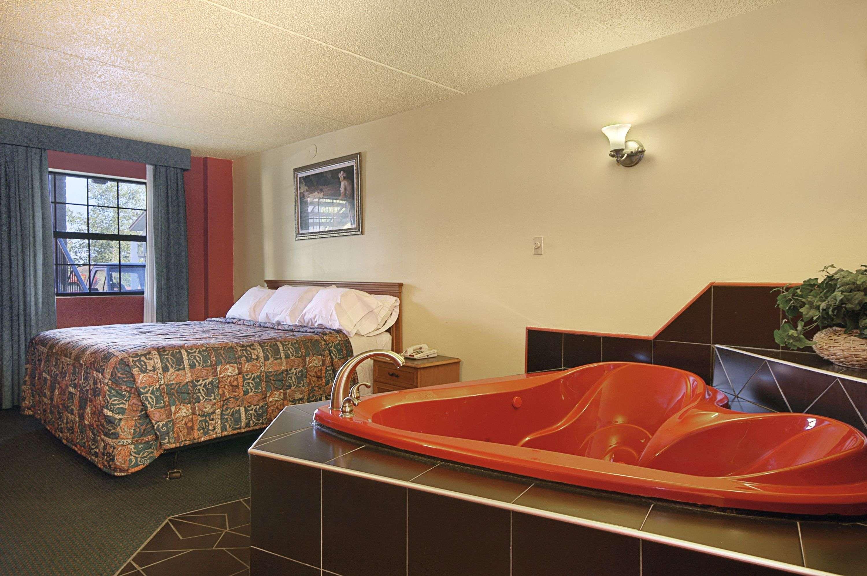 Days Inn by Wyndham Downtown-Nashville West Trinity Lane — photo 5