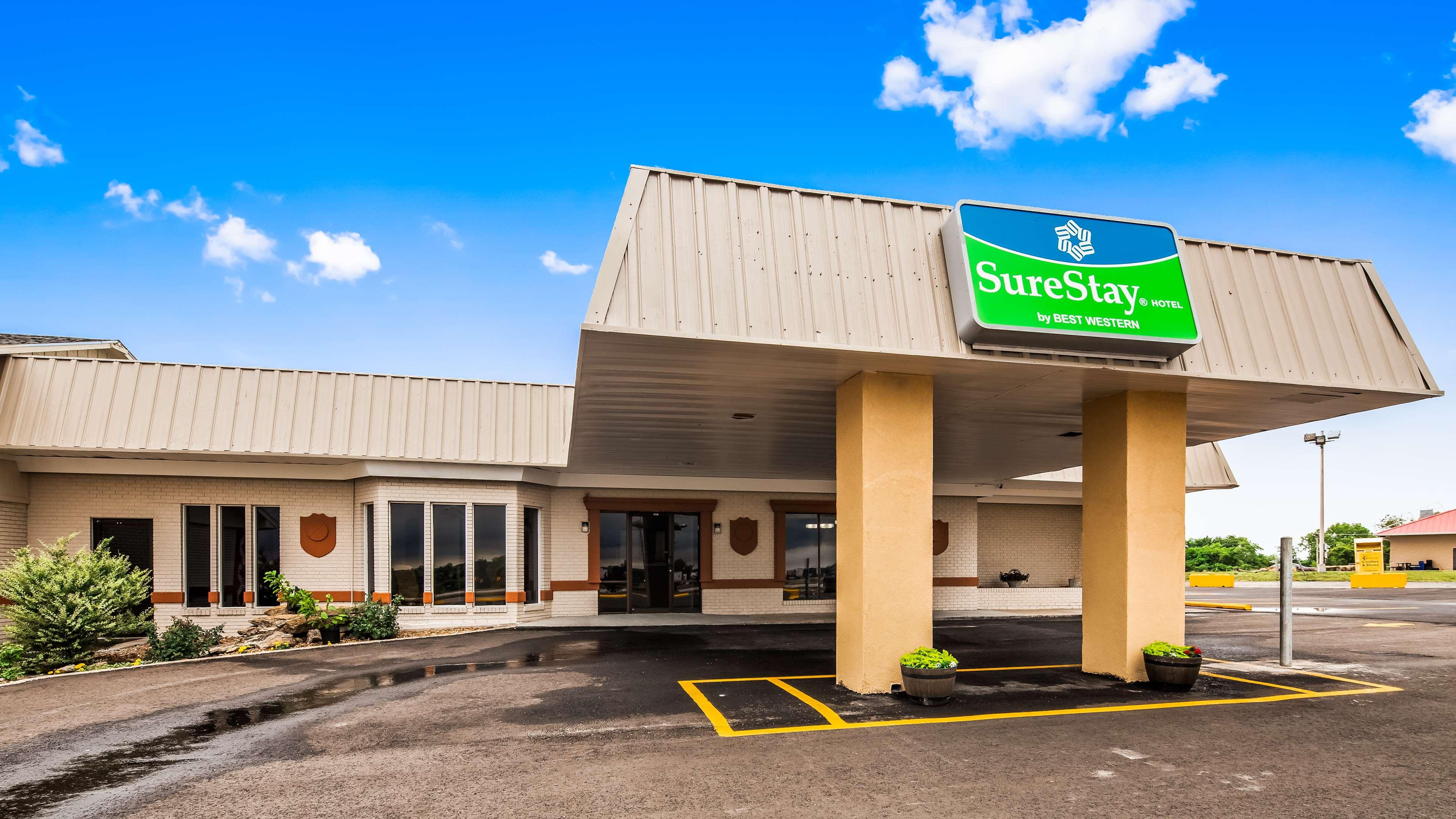 SureStay Hotel by Best Western Higginsville — photo 4
