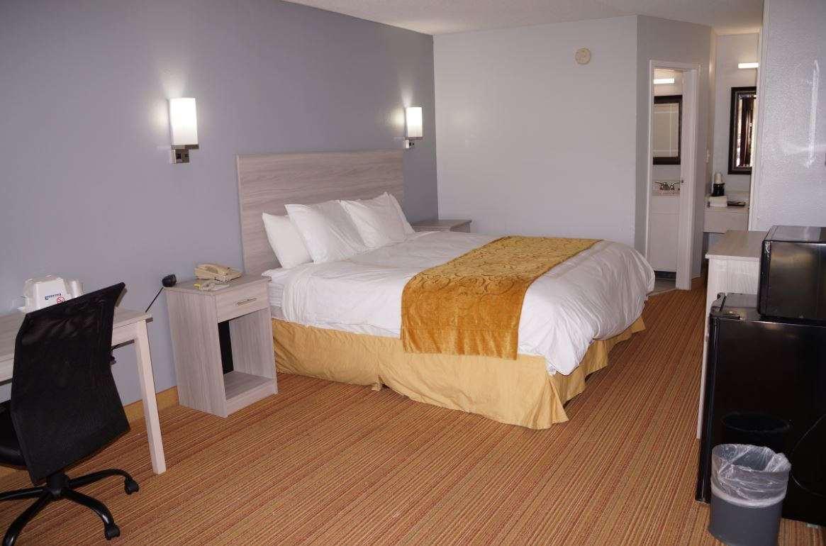Days Inn & Suites by Wyndham Williamsburg Colonial — photo 5