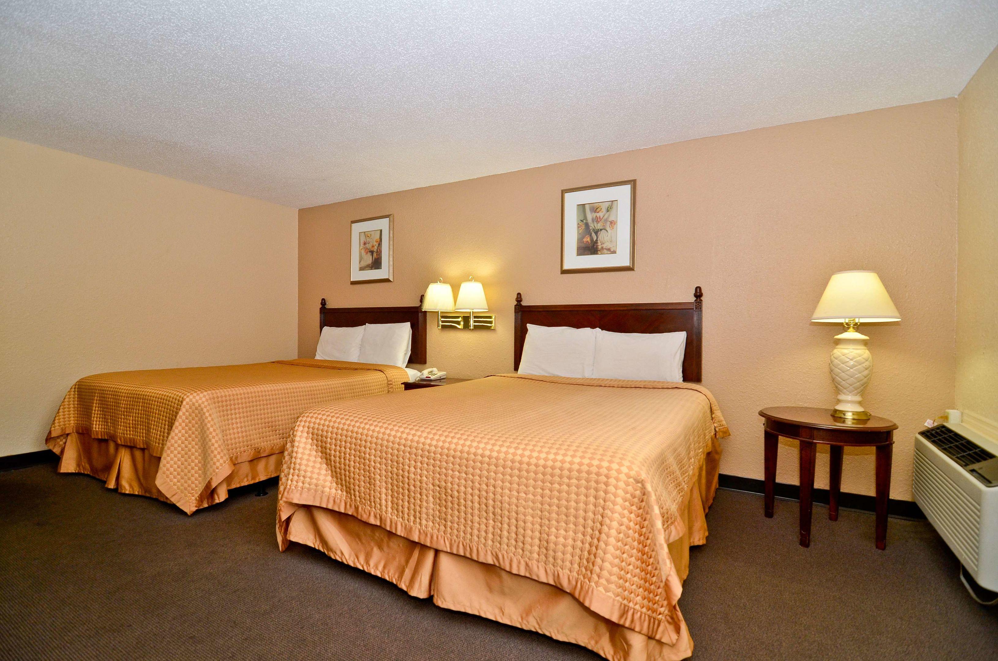 Americas Best Value Inn Smithfield — photo 3