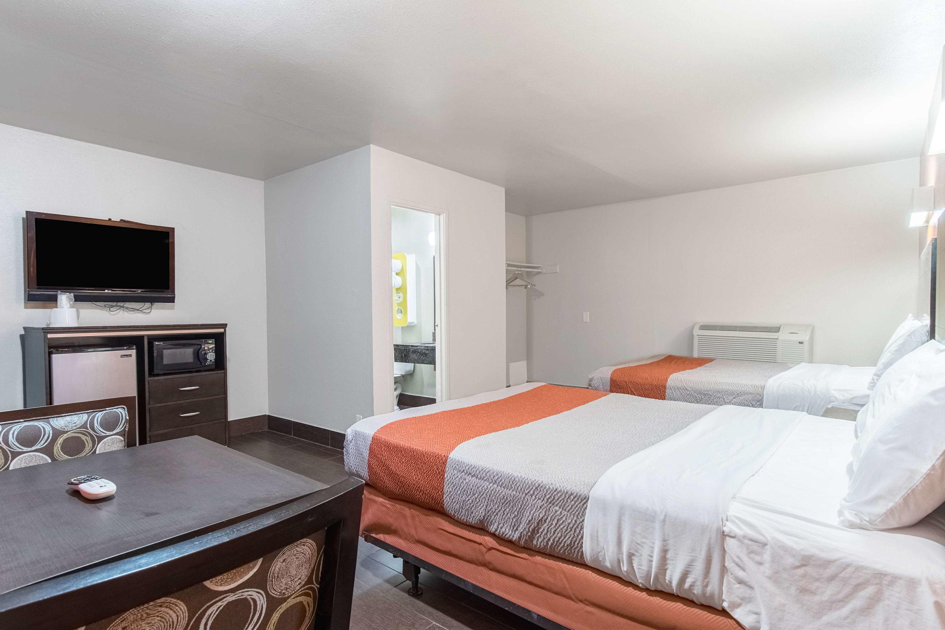 Motel 6 Orange, CA - Anaheim — photo 5