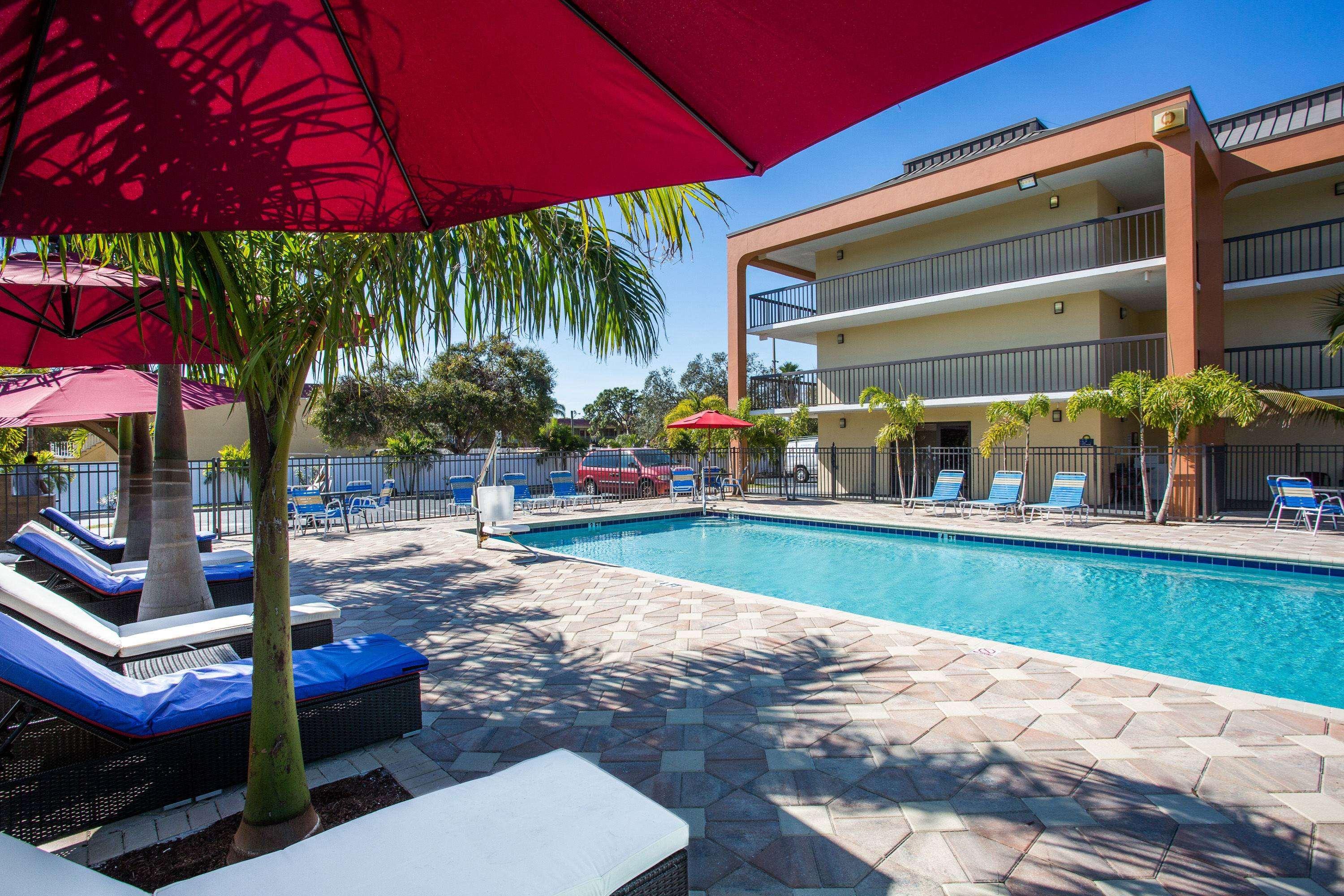 Days Inn Sarasota Bay — photo 4