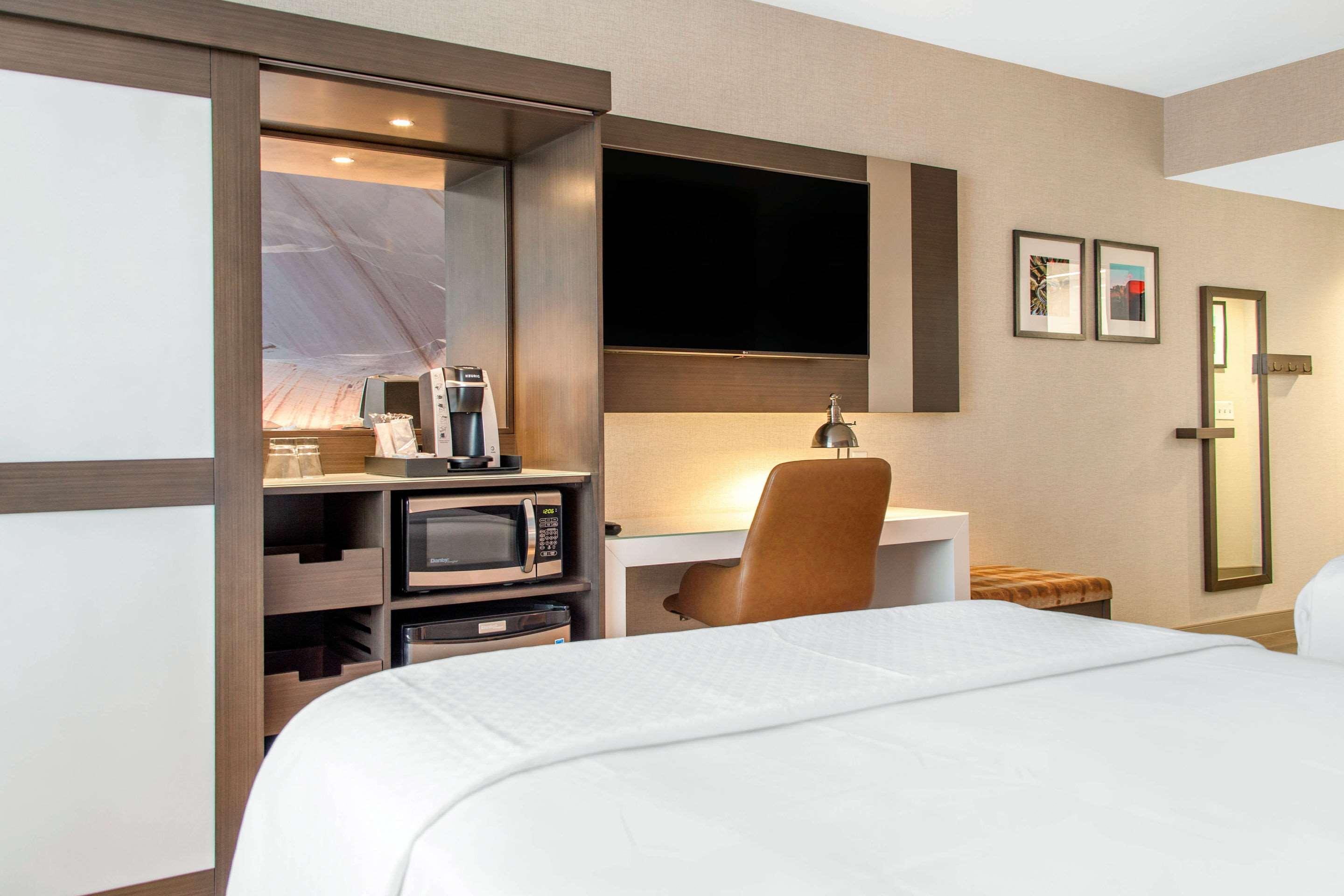 Cambria Hotel & Suites North Scottsdale Desert Ridge — photo 4