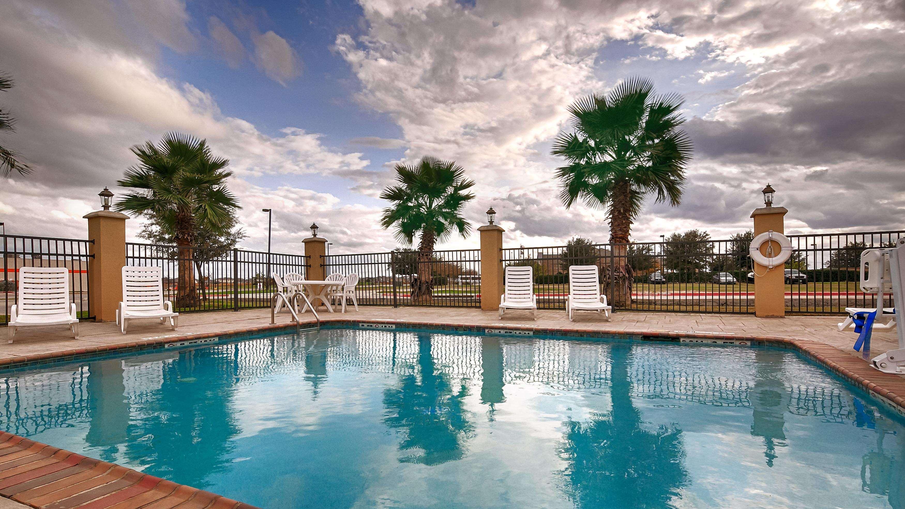 Best Western Bastrop Pines Inn — photo 4