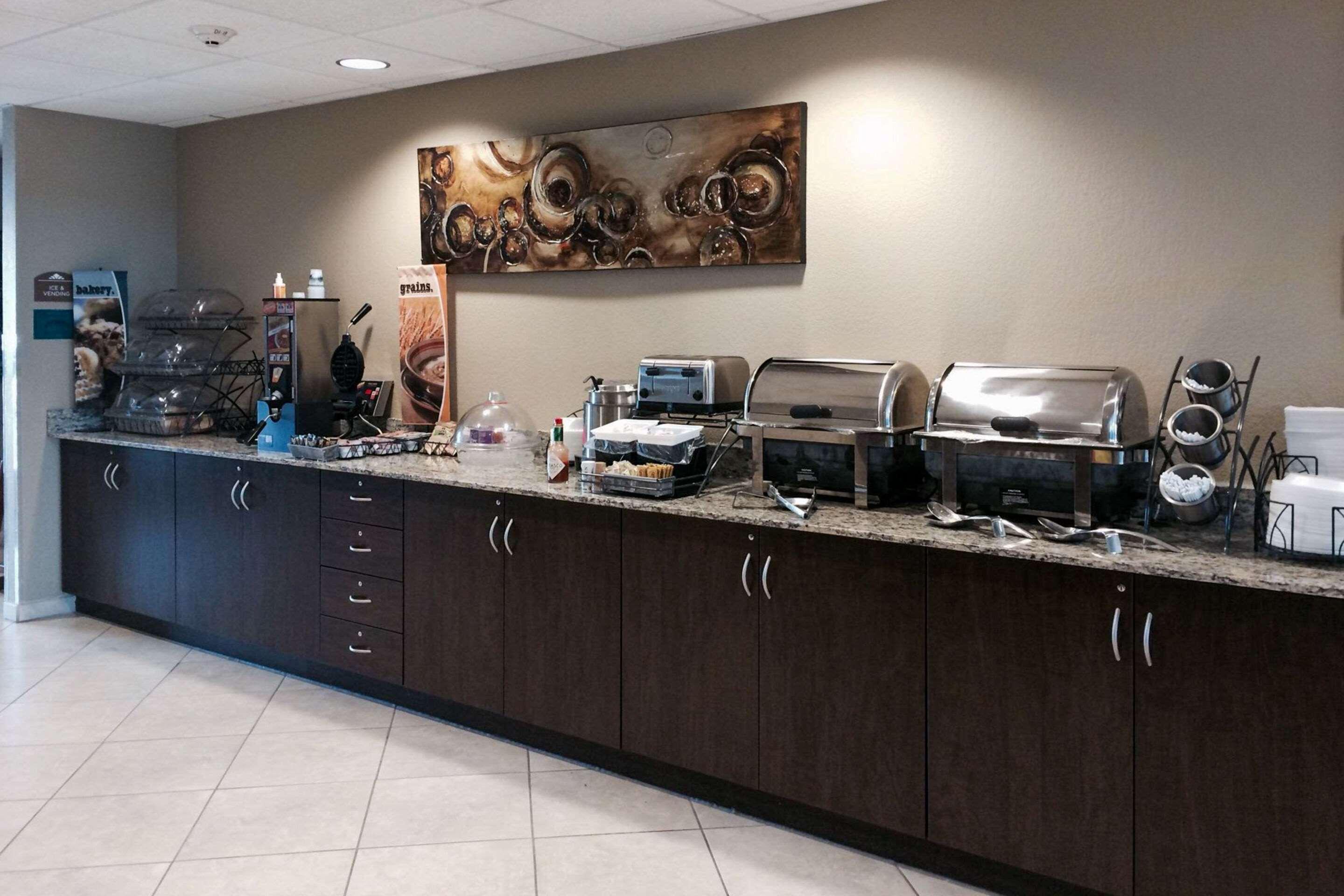 Microtel Inn & Suites by Wyndham Aztec Farmington North — photo 5
