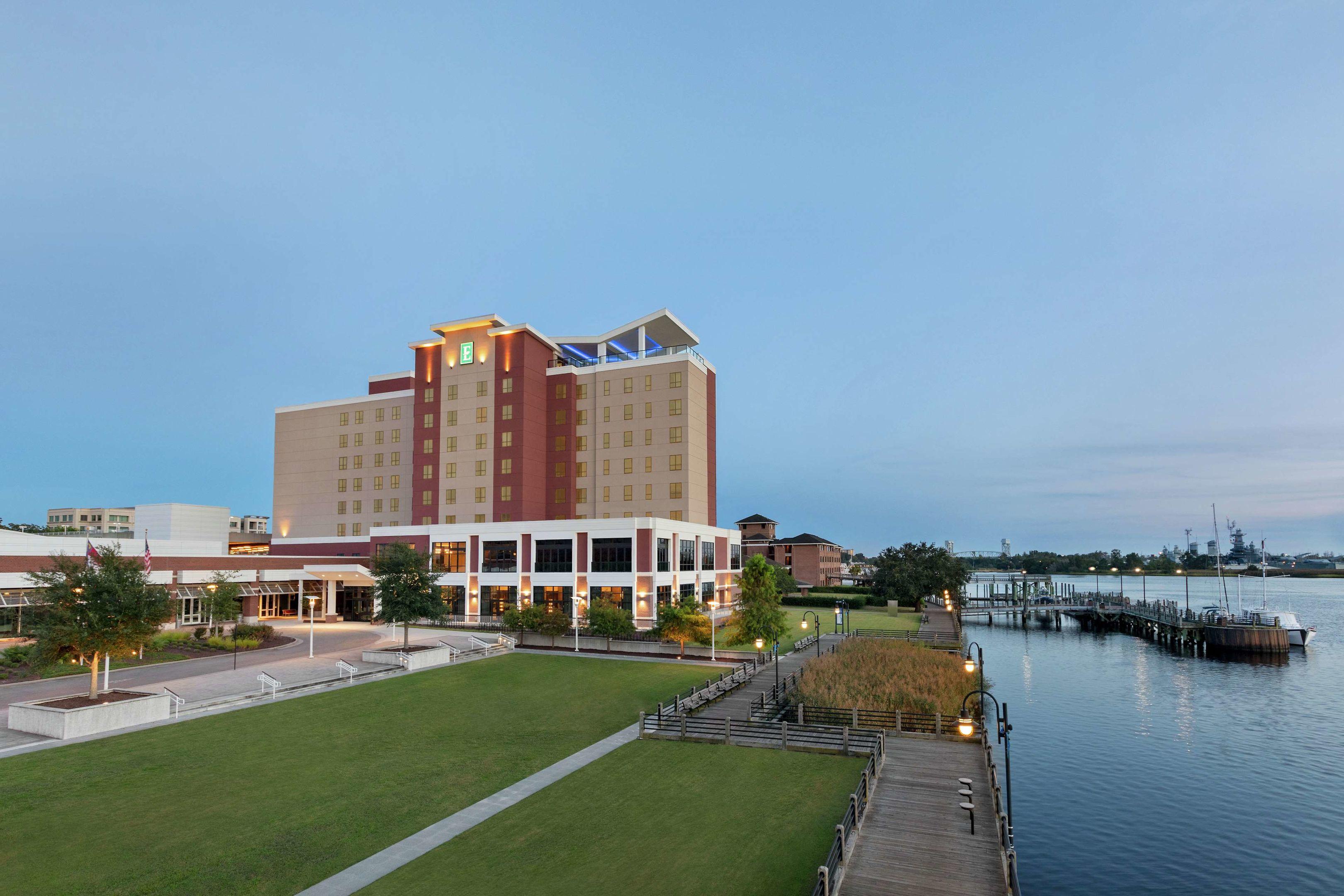Embassy Suites by Hilton Wilmington Riverfront — photo 5