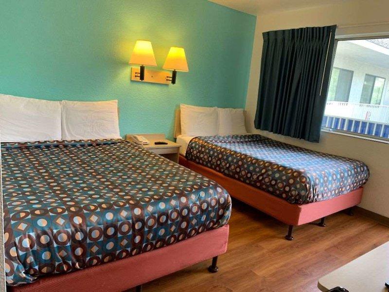 Vagabond Inn Sylmar — photo 4