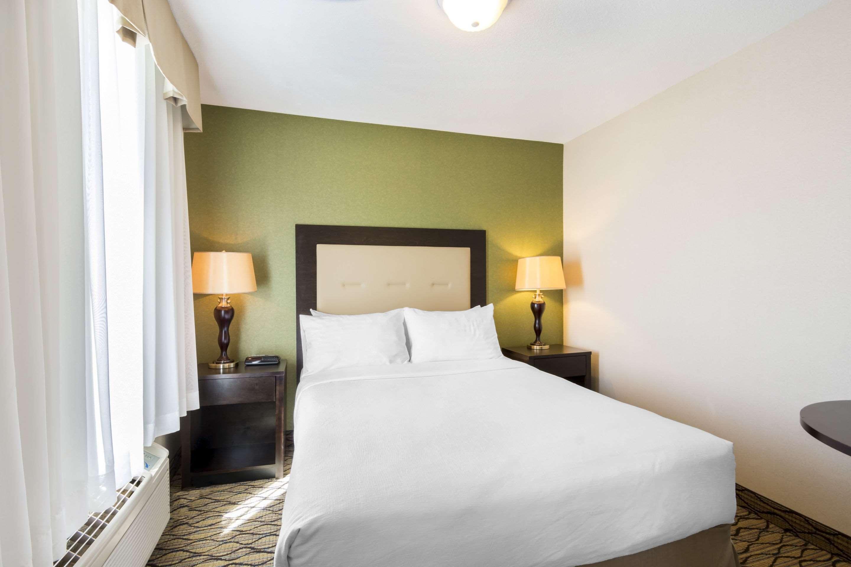 Clarion Hotel & Conference Centre Sherwood Park — photo 5