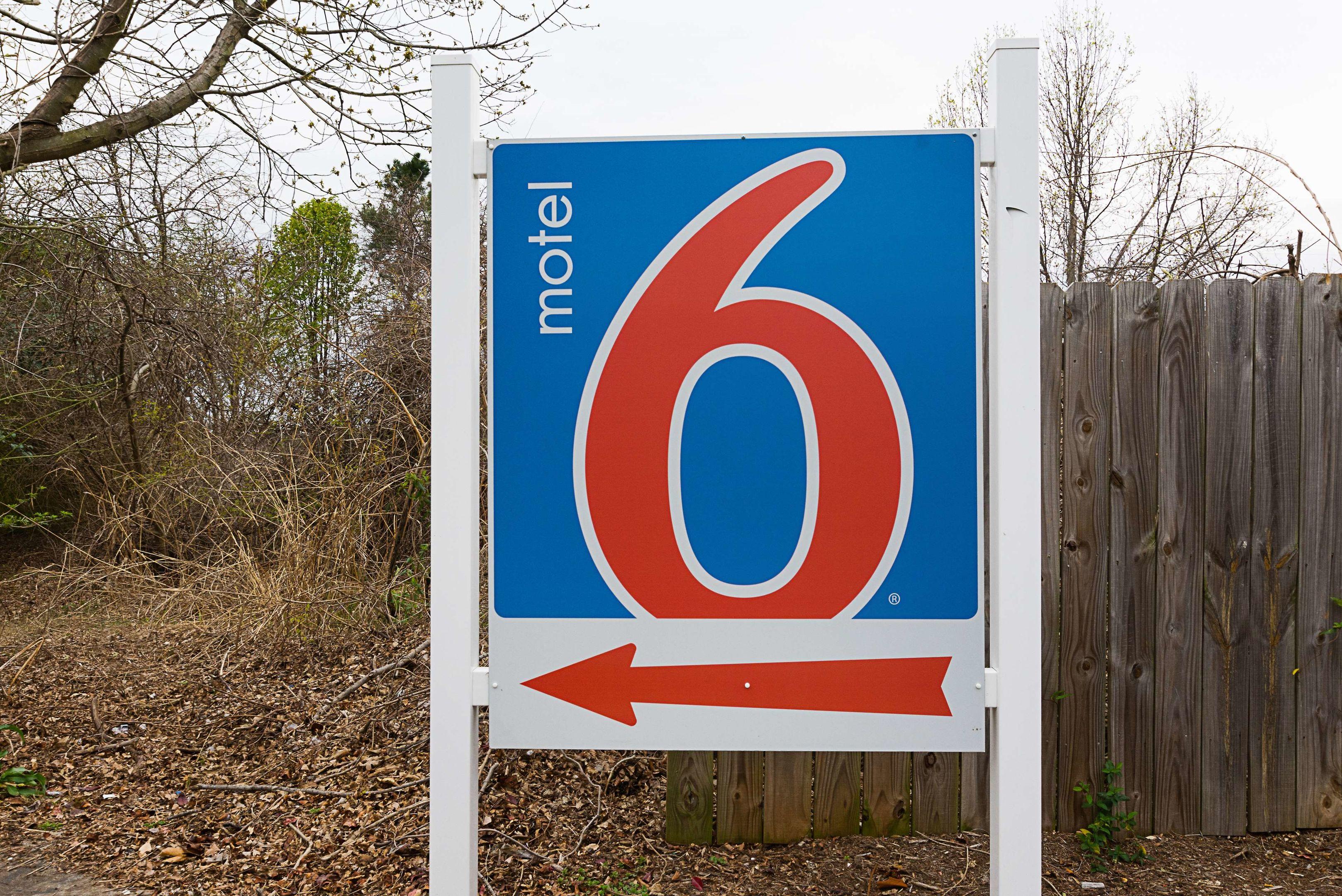 Motel 6 Charlotte Coliseum — photo 5