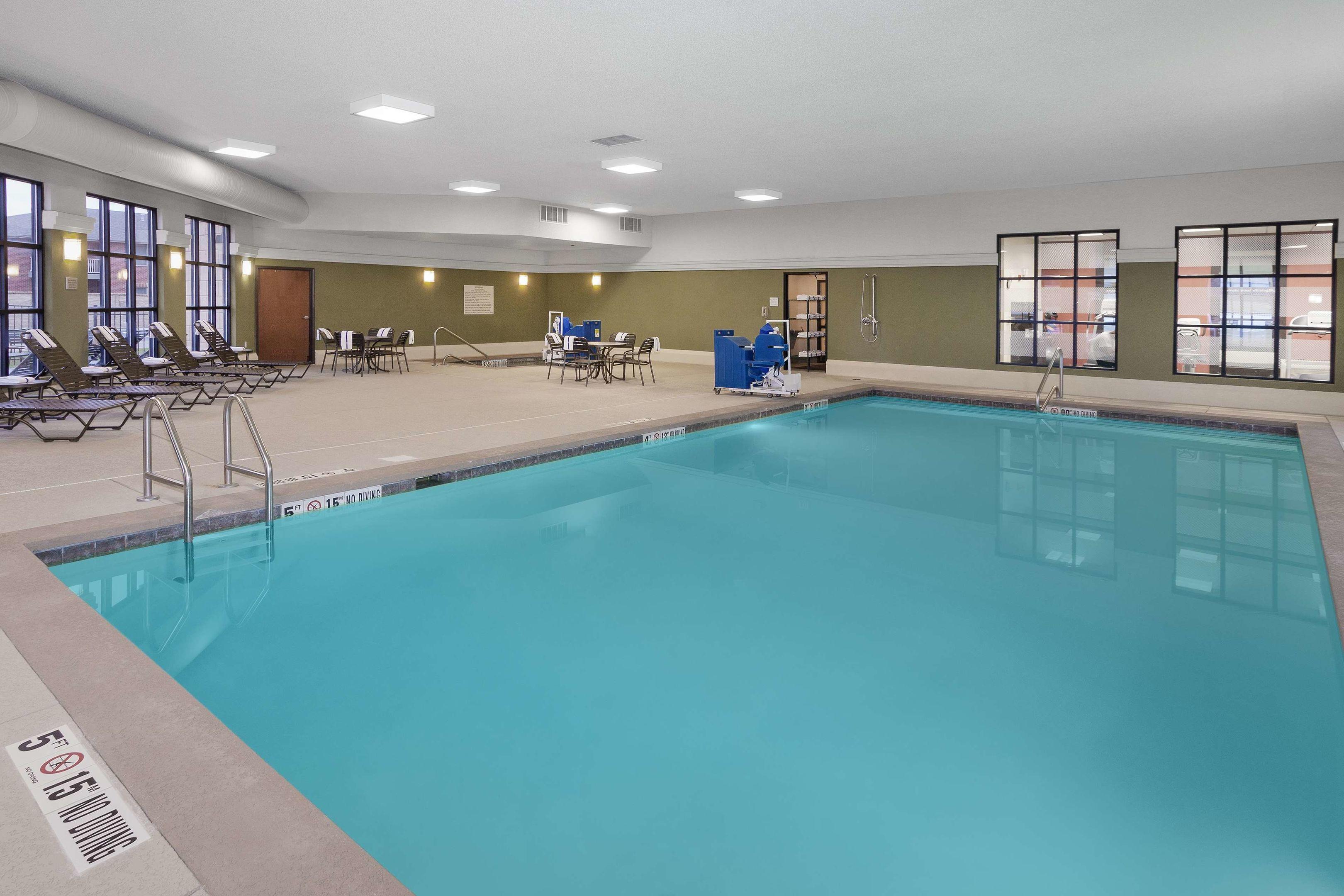 Hampton Inn & Suites Munster — photo 4