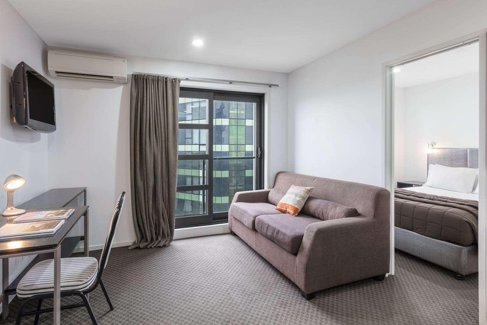 St Martins Waldorf Apartment — photo 5