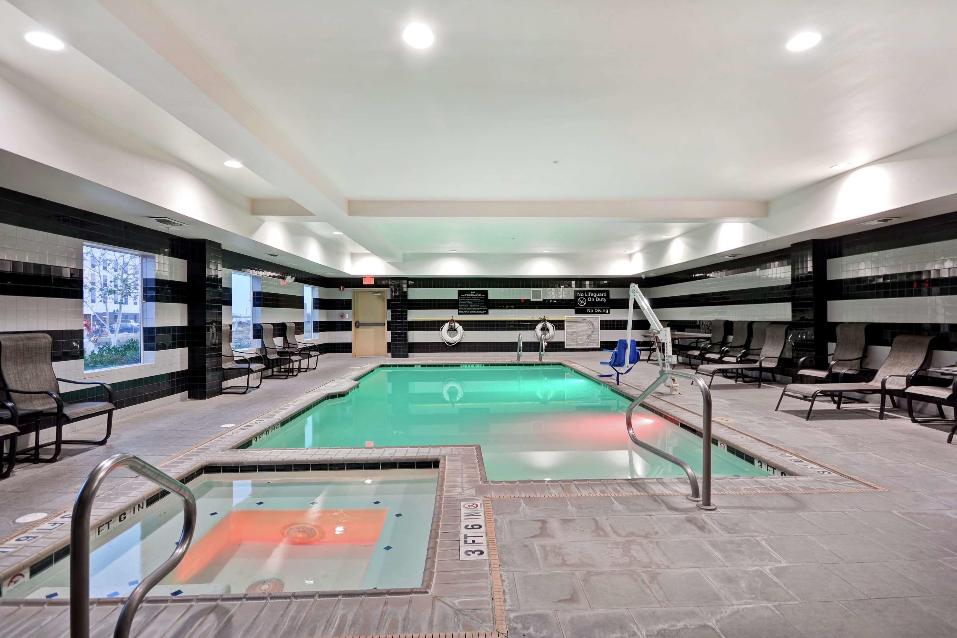 Hampton Inn & Suites San Antonio / Northeast I-35 — photo 5