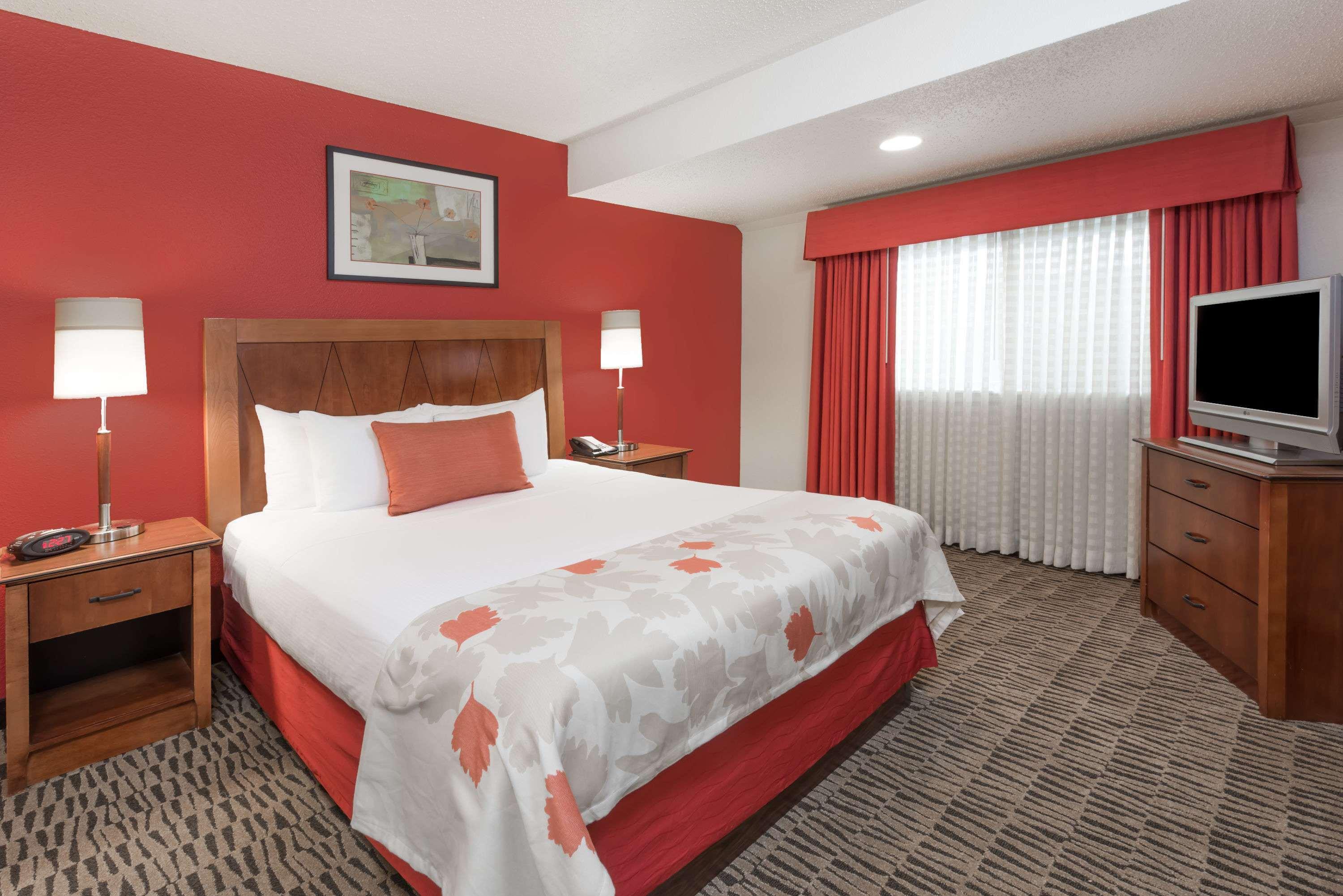 Hawthorn Suites by Wyndham St. Louis Westport Plaza — photo 5