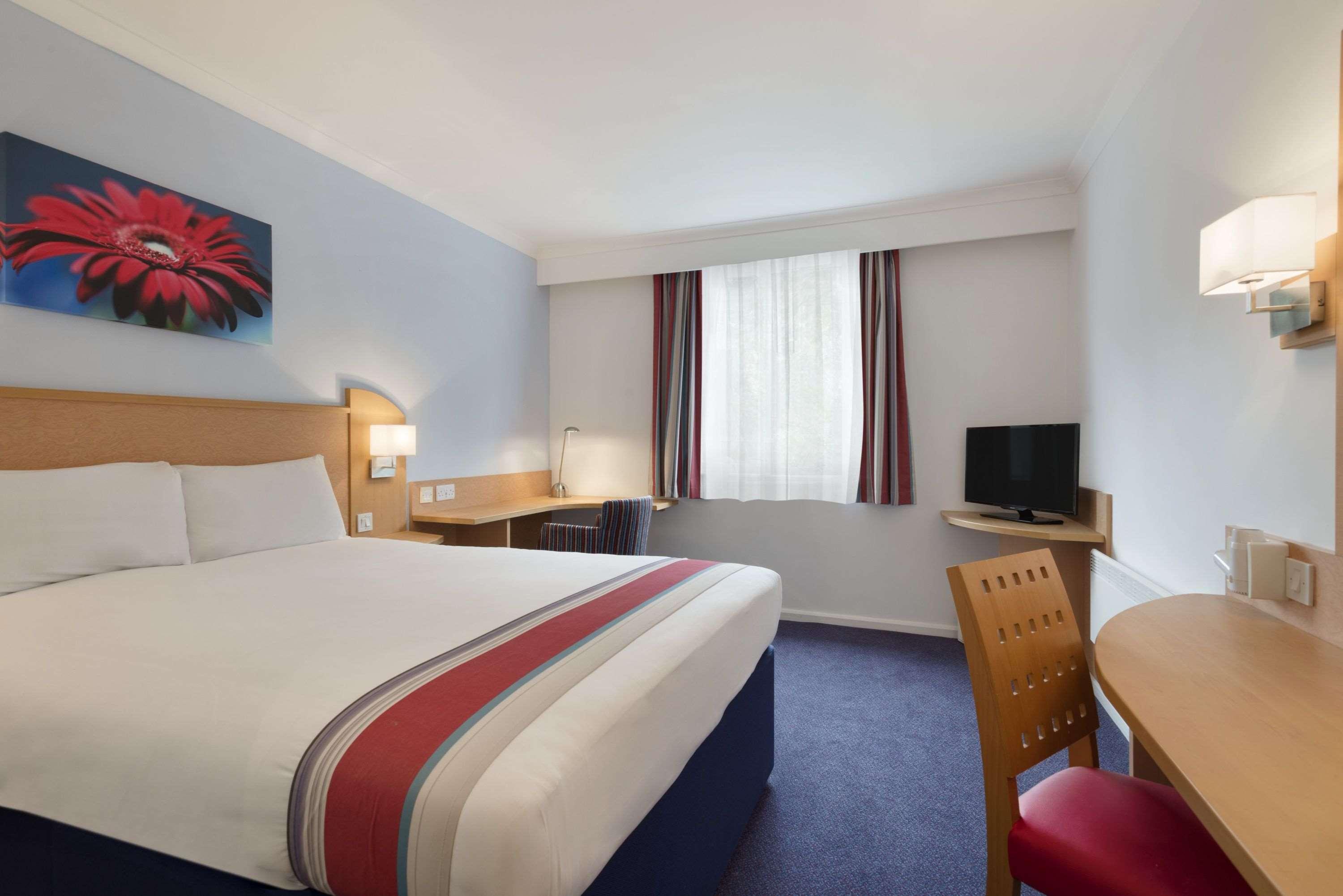 Ramada Wakefield — photo 3