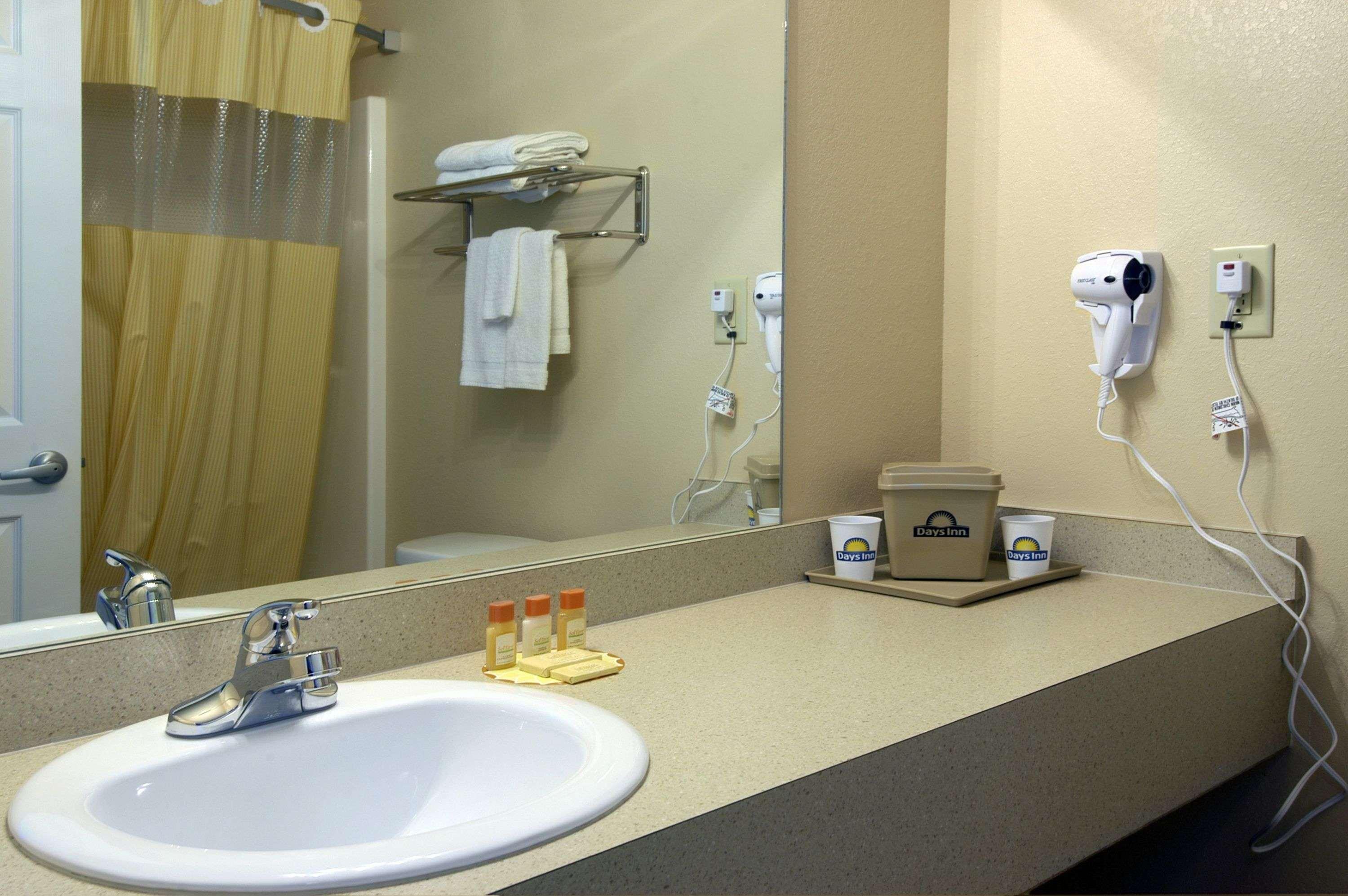 Days Inn Of Centre — photo 5