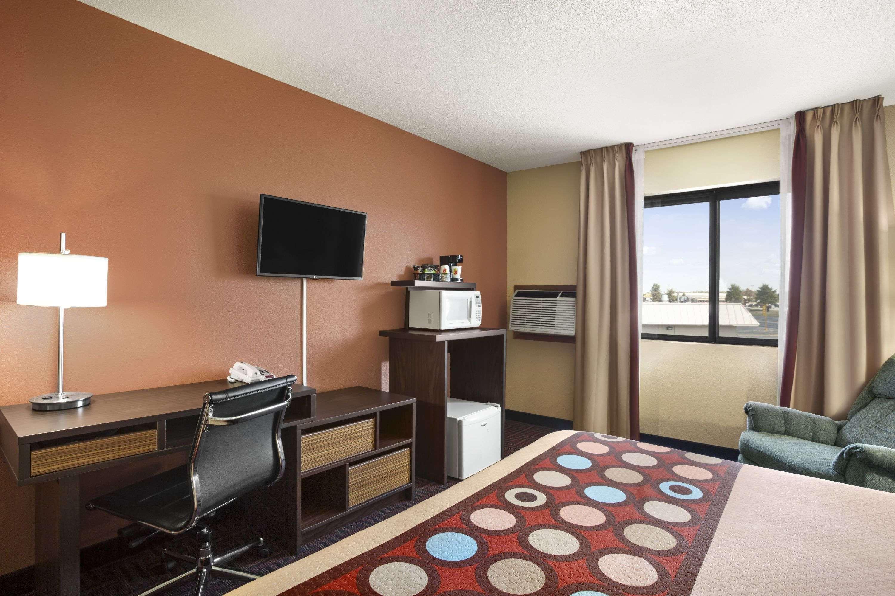 Super 8 by Wyndham Carbondale — photo 4