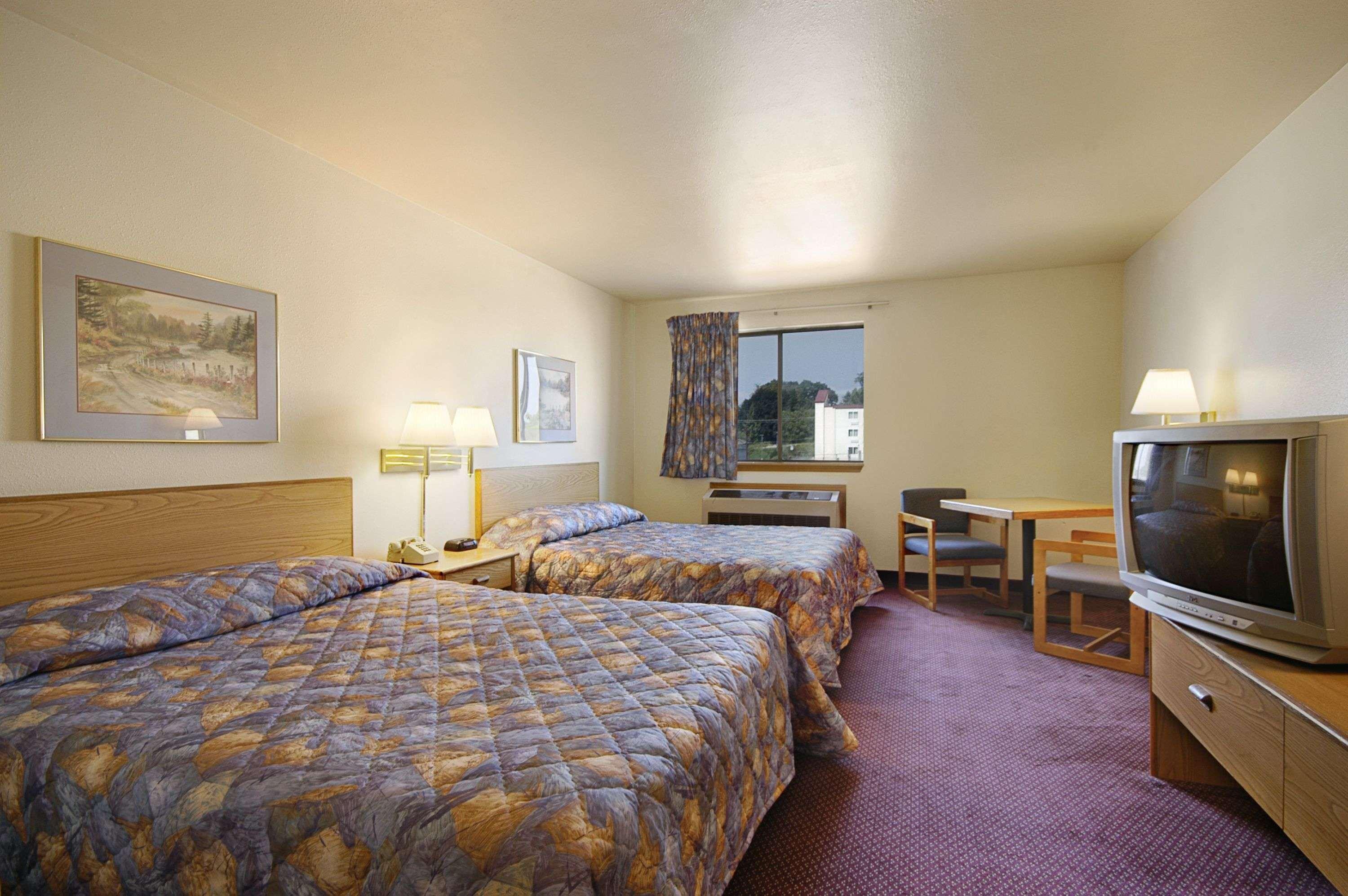 Super 8 by Wyndham York — photo 3