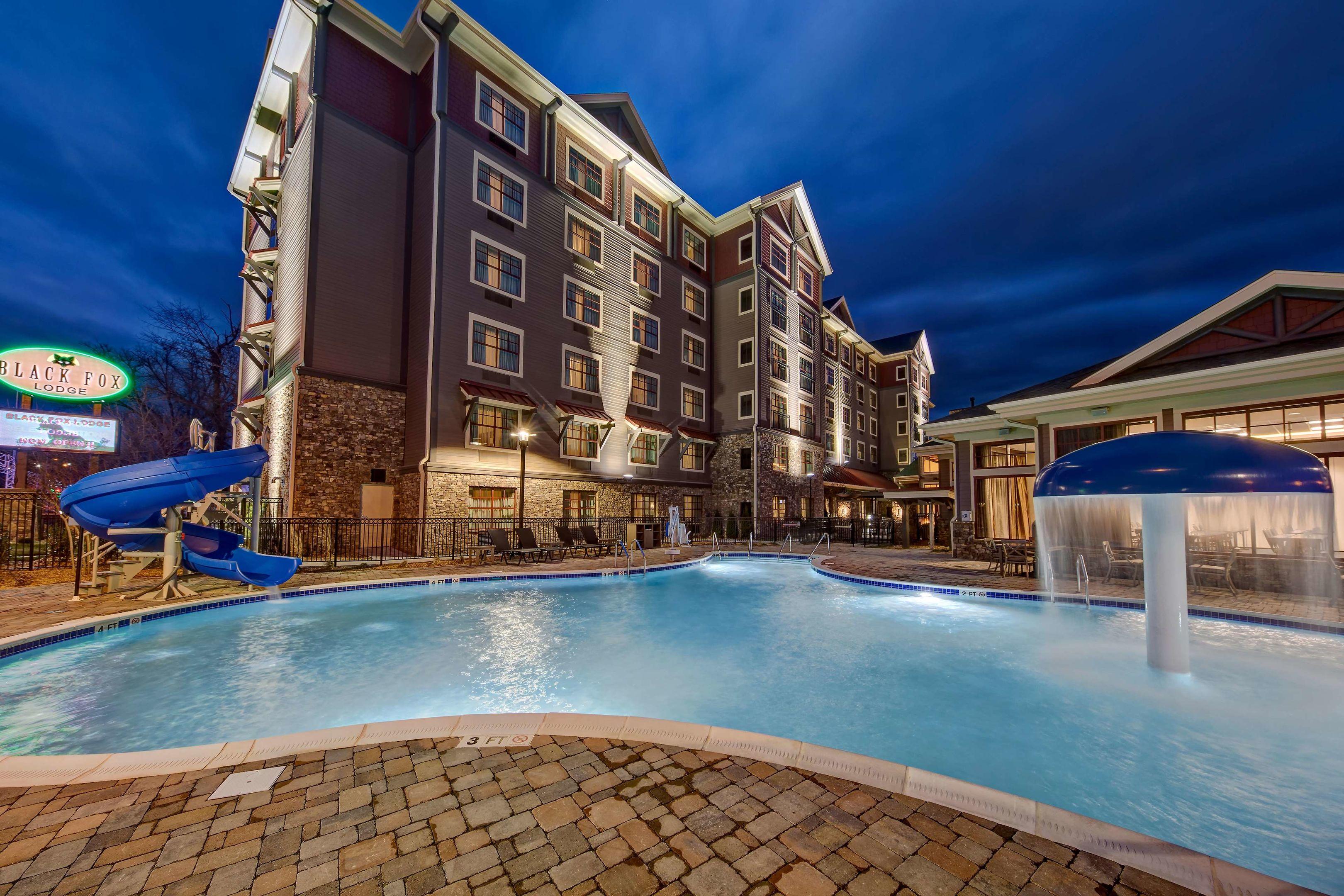 Black Fox Lodge Pigeon Forge, Tapestry Collection by Hilton — photo 3