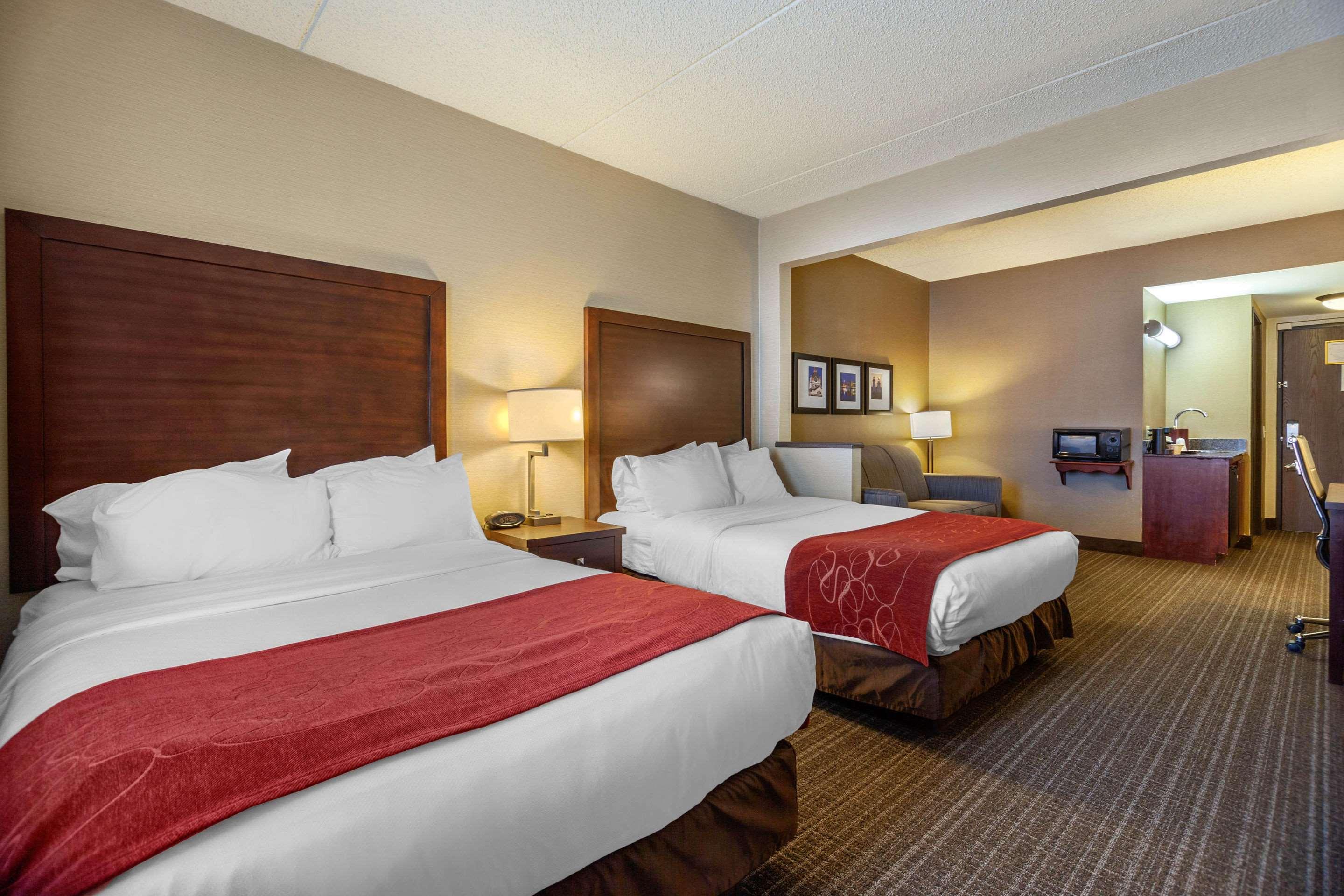 Comfort Suites — photo 5