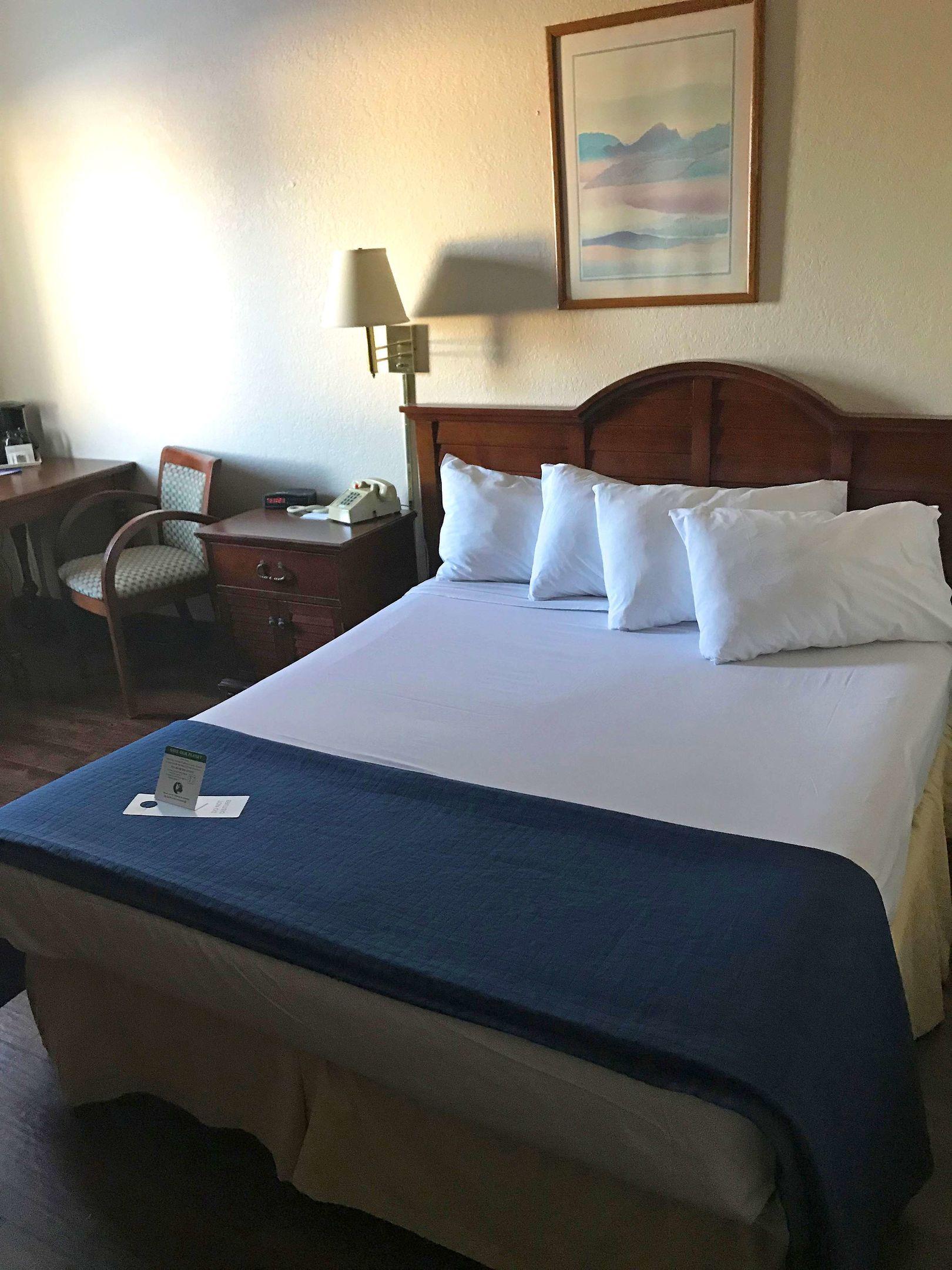Americas Best Value Inn Sault Ste. Marie — photo 4