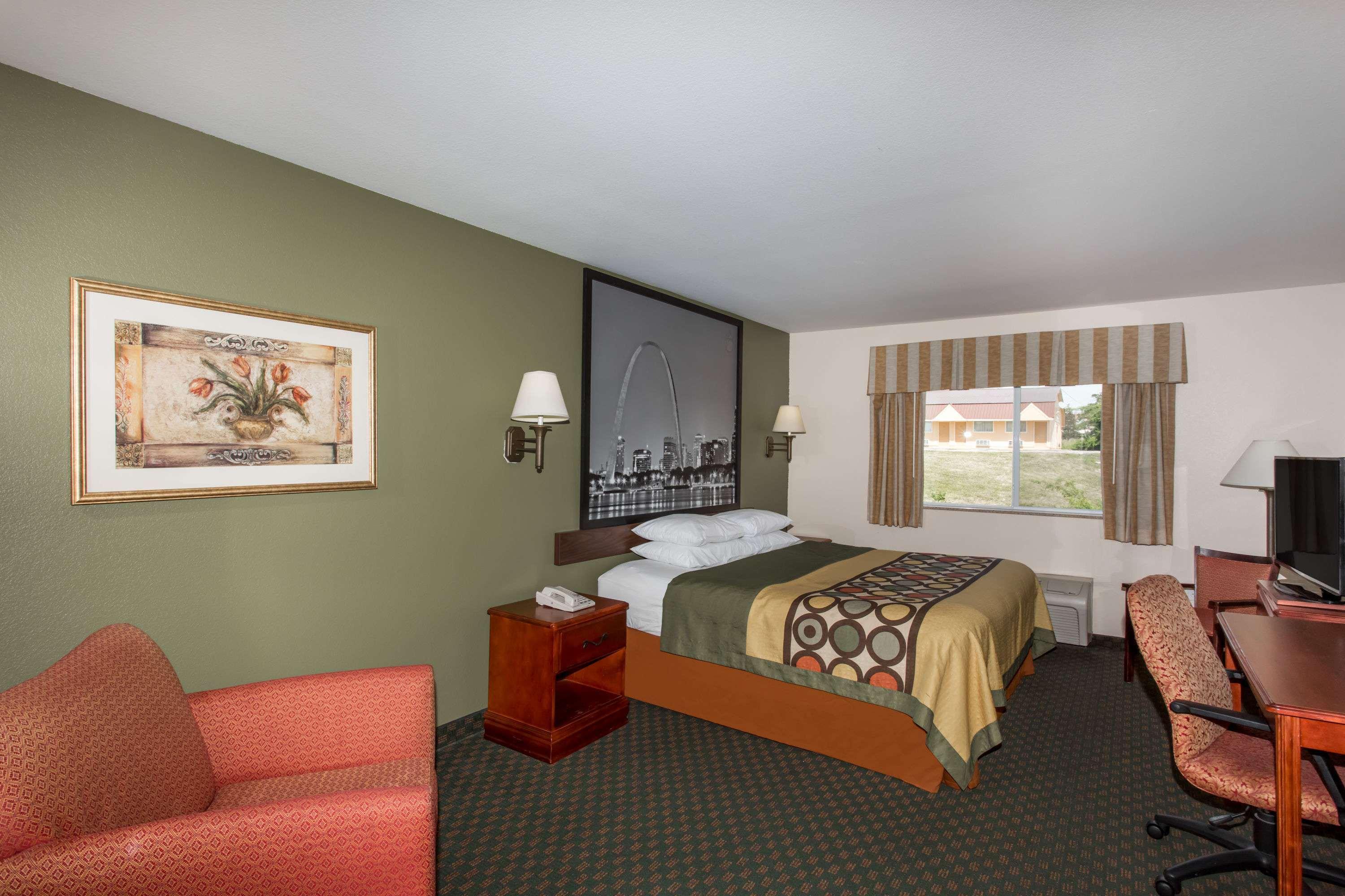 Super 8 by Wyndham Rolla — photo 3