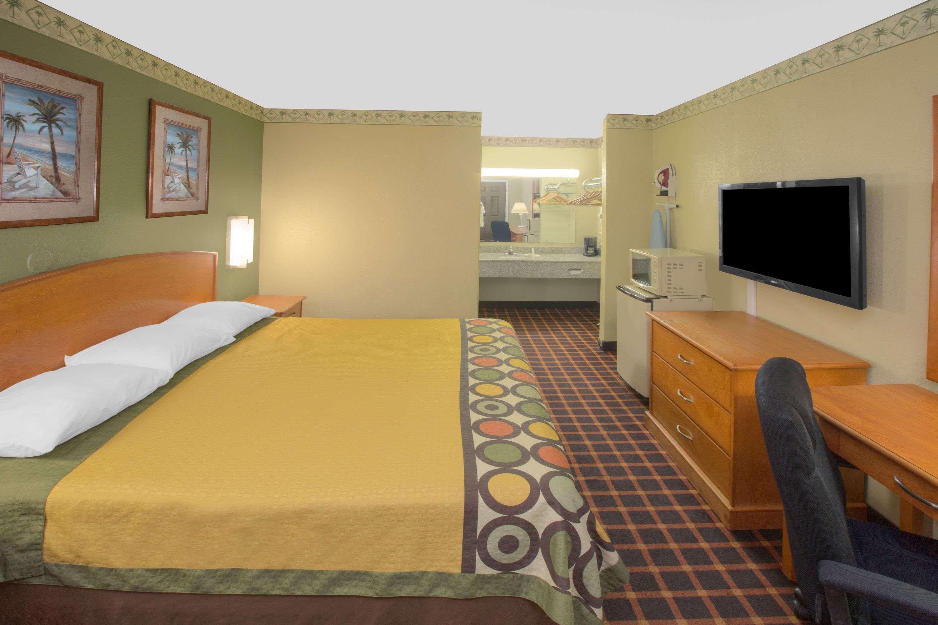 Super 8 by Wyndham Shreveport — photo 3