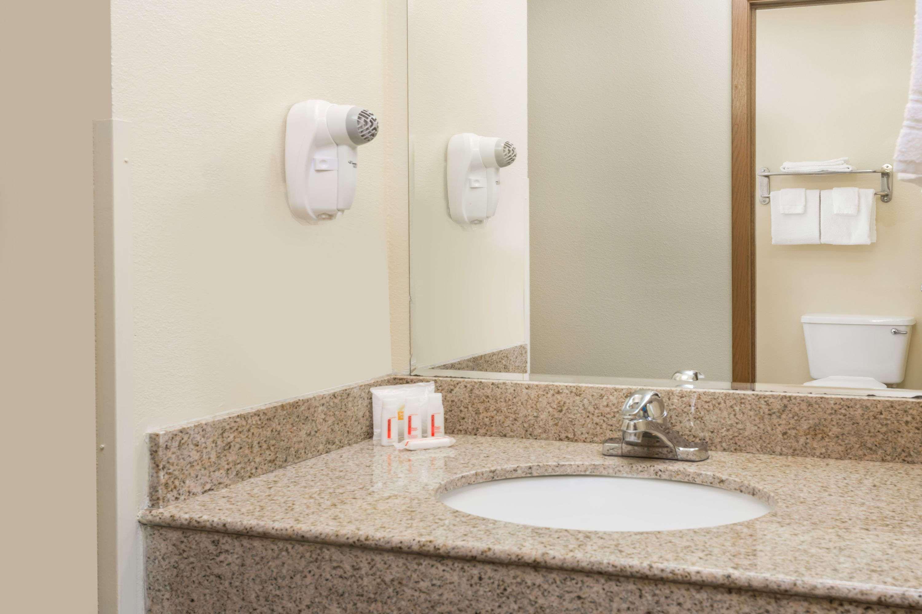 Days Inn Colby — photo 5