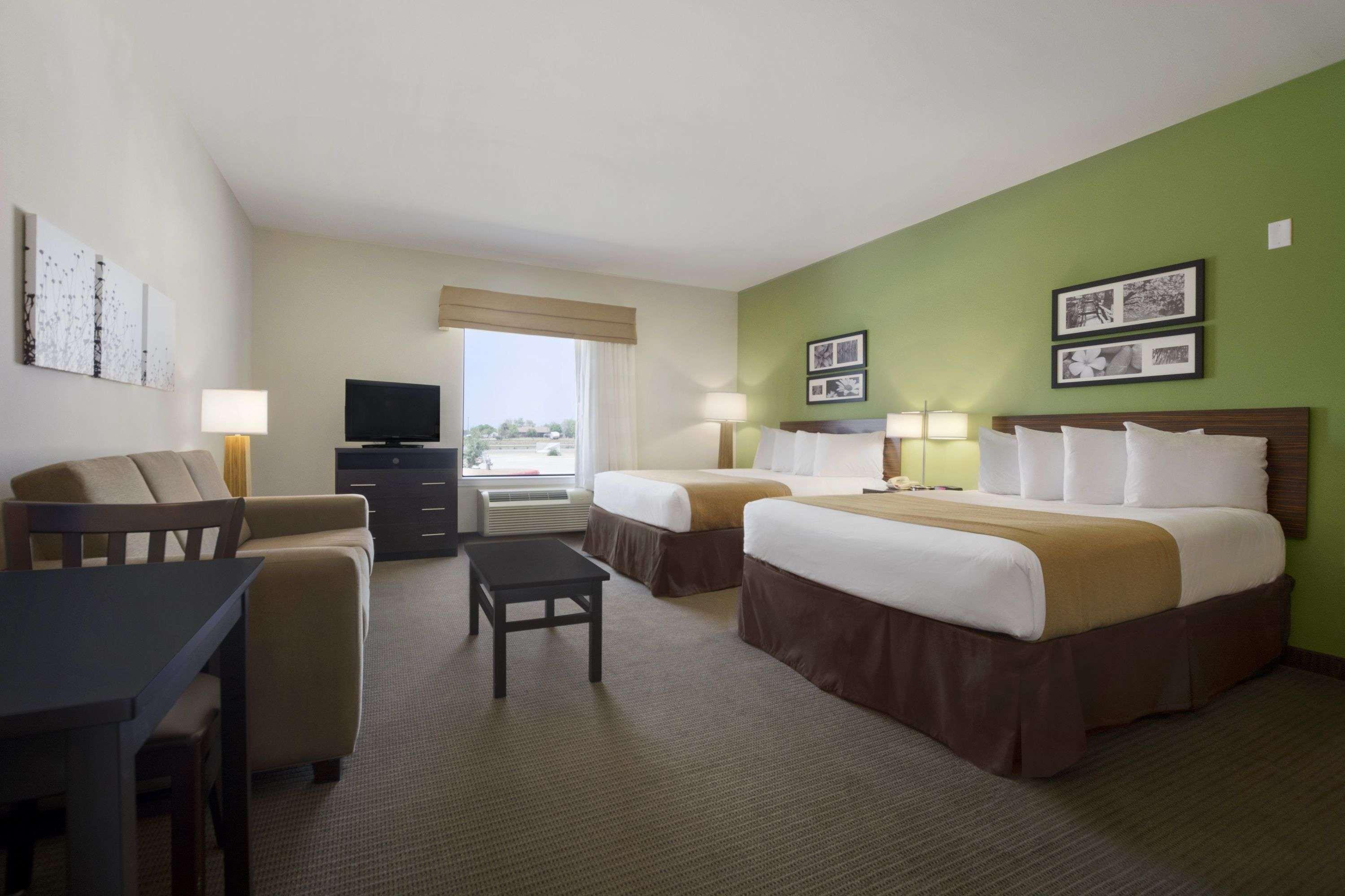 Baymont Inn & Suites Cotulla — photo 4