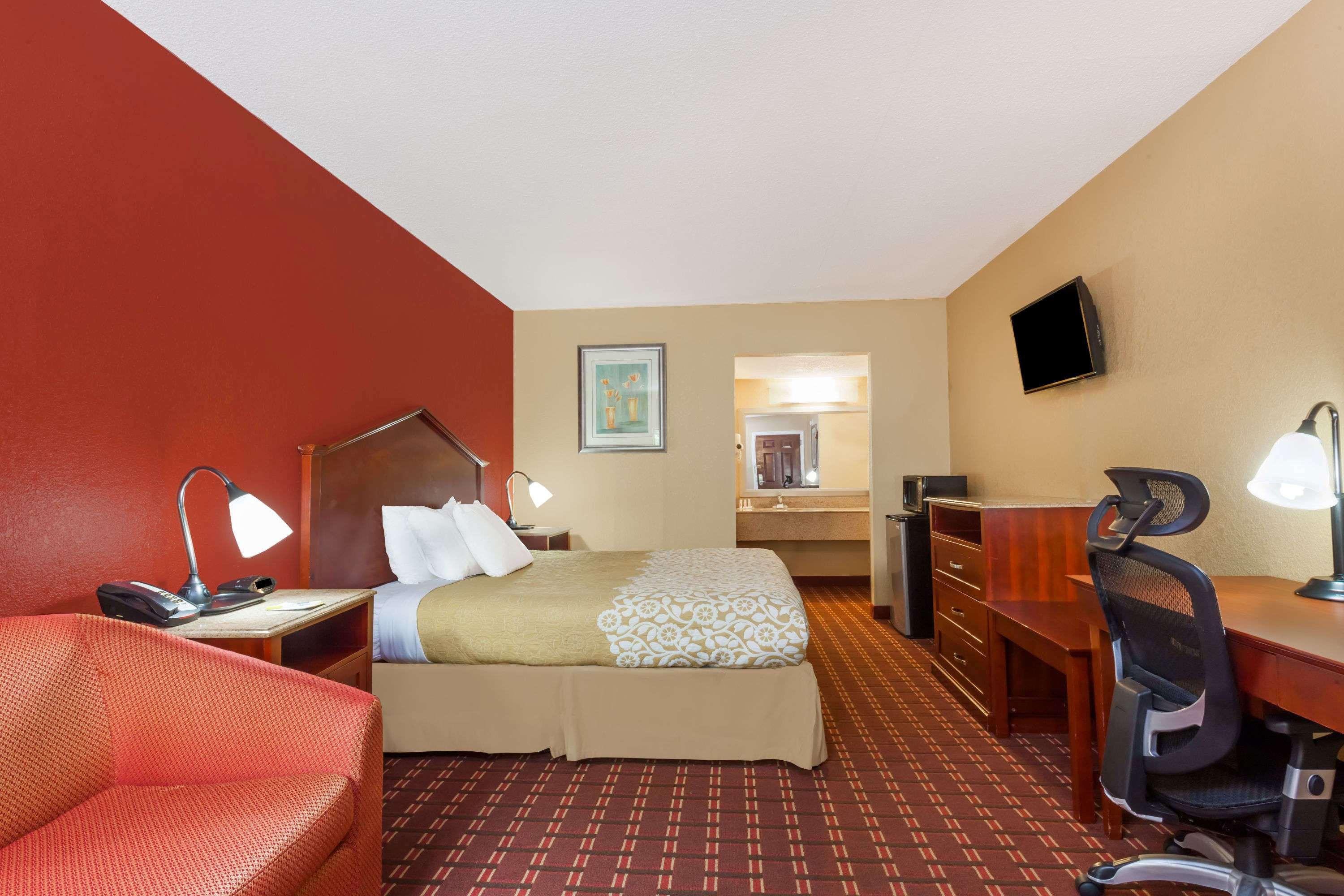 Days Inn Columbia - Bush River Road — photo 4