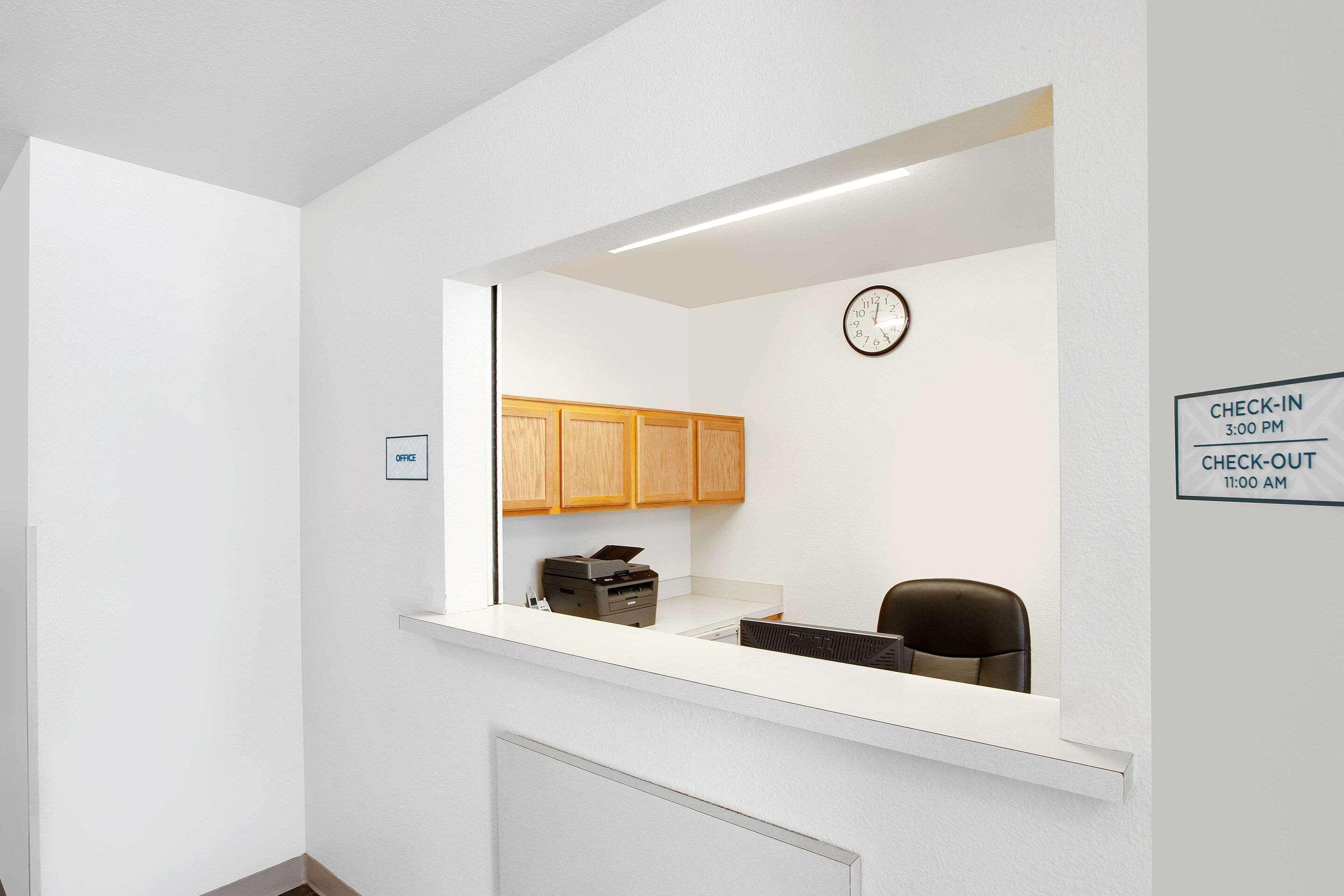 WoodSpring Suites Houston I-45 Airtex — photo 4