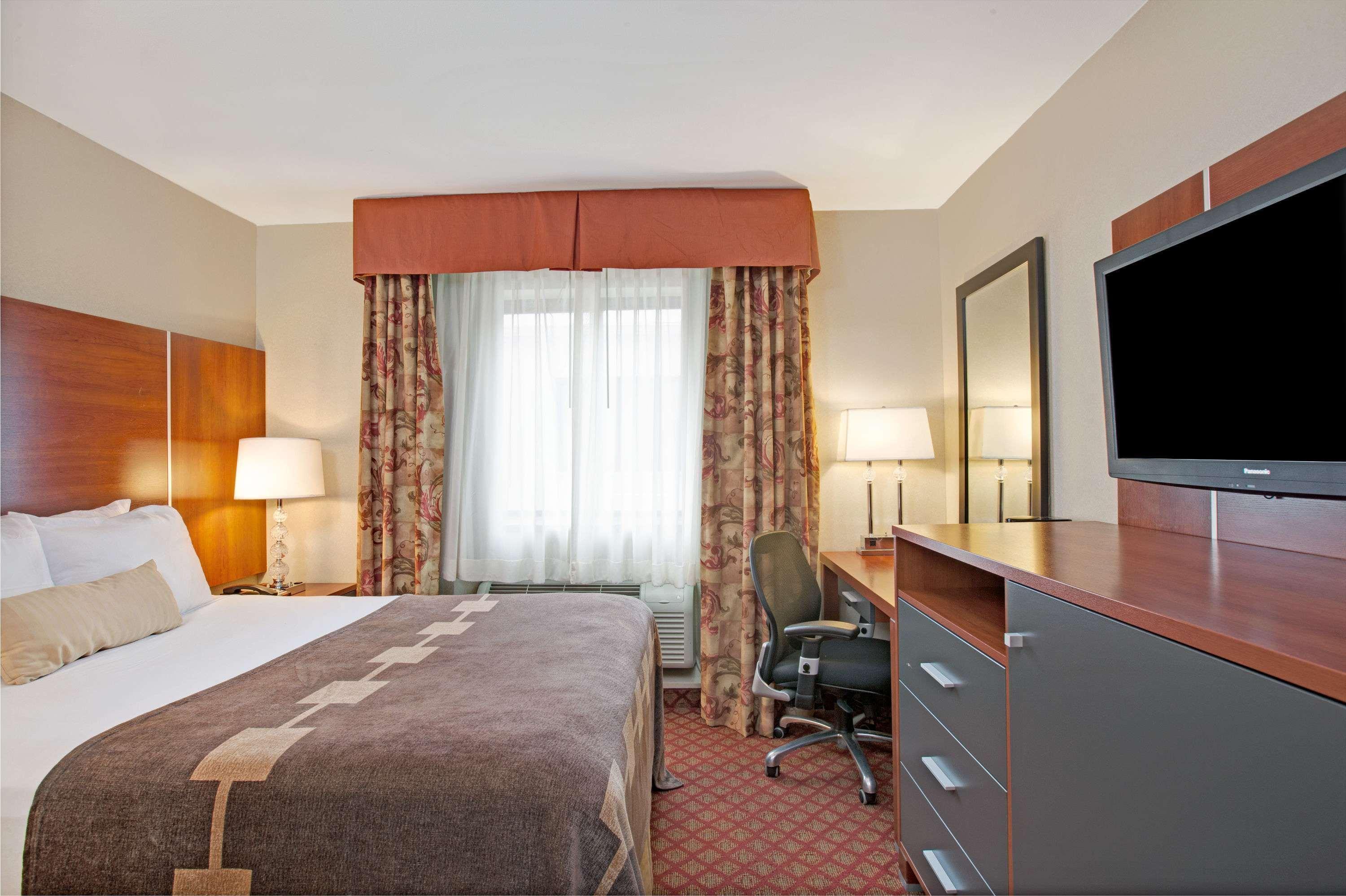 Ramada Staten Island — photo 4
