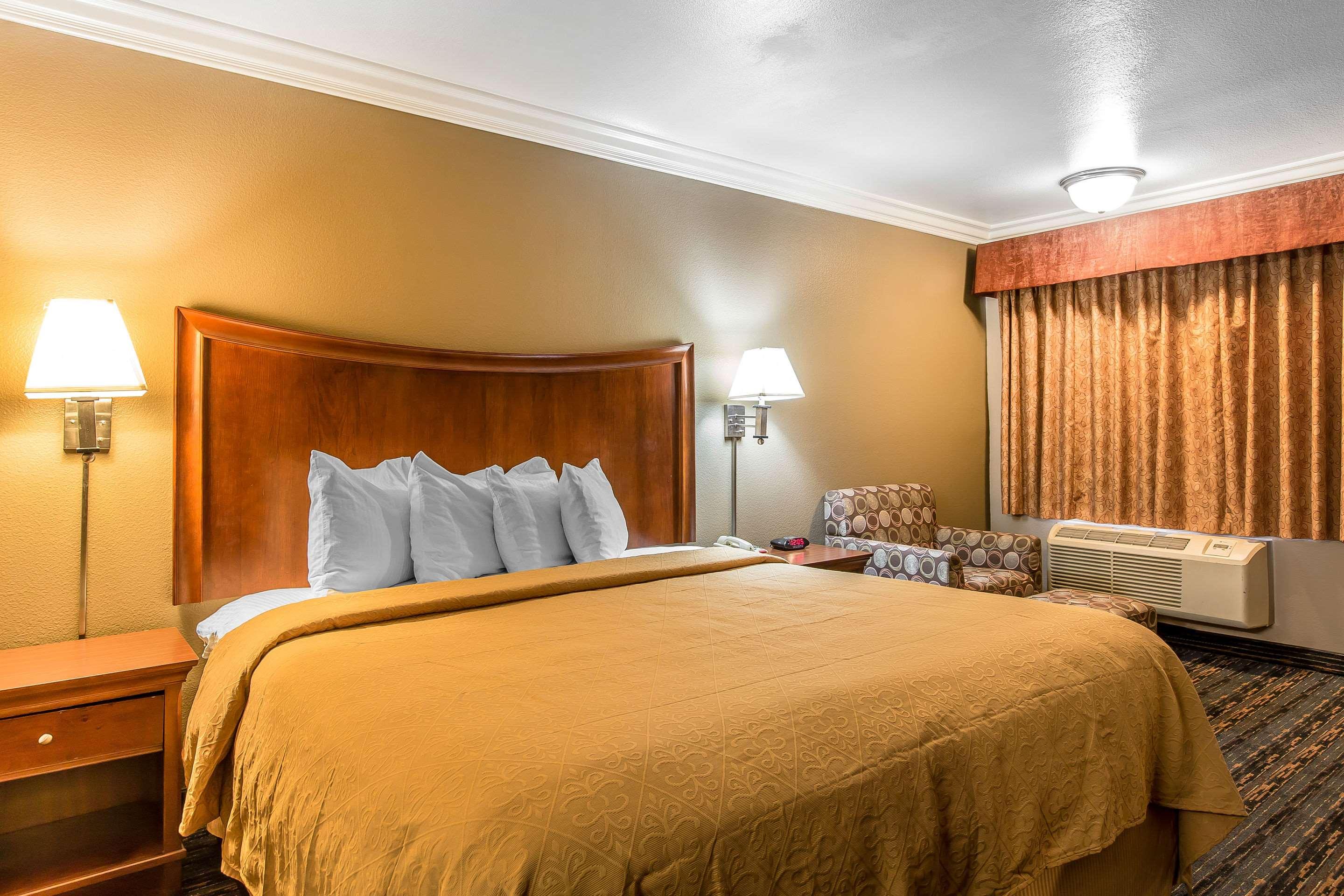 Quality Inn Lake Elsinore I-15 — photo 3