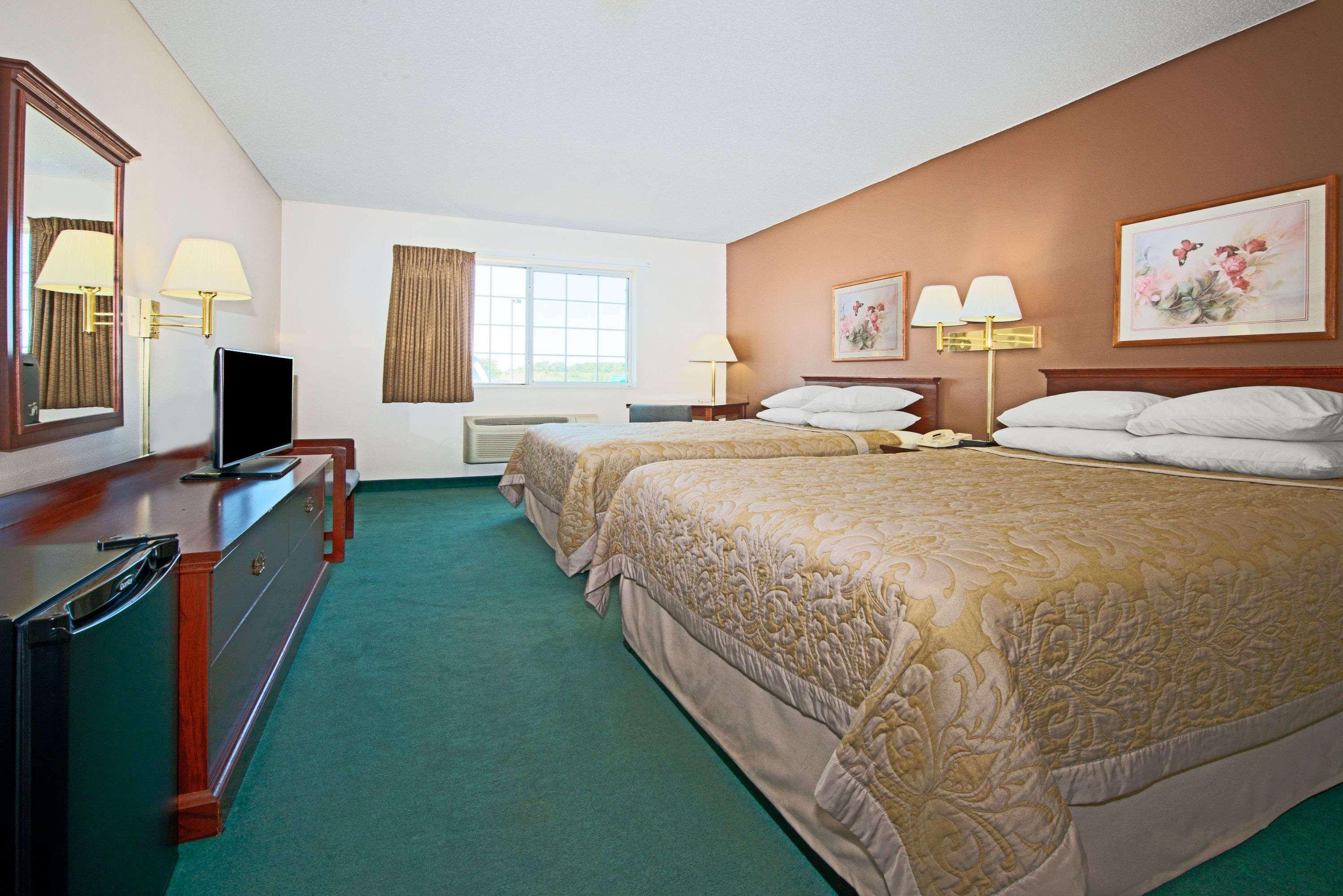 Super 8 by Wyndham Richmond — photo 4