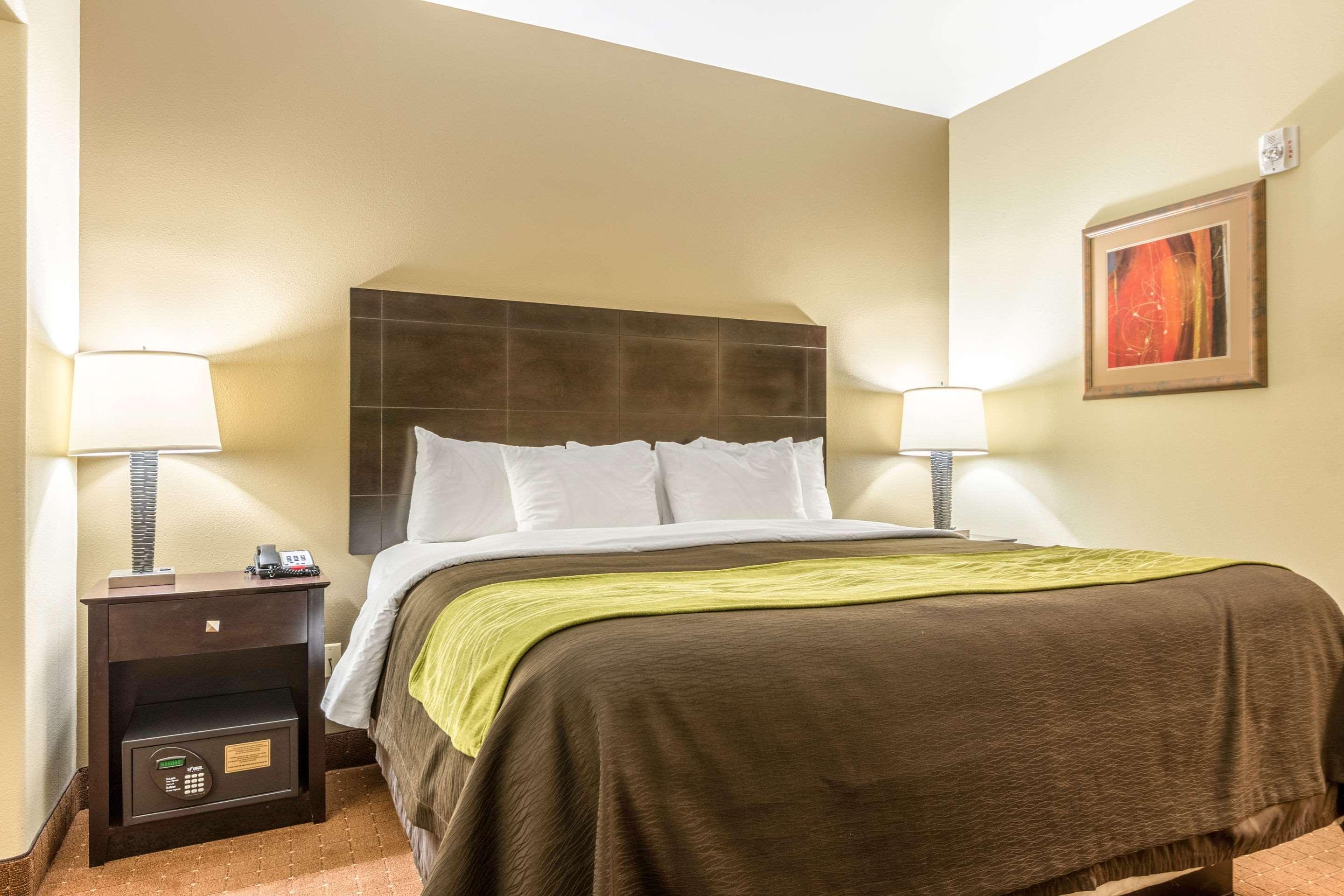 Comfort Inn And Suites — photo 5
