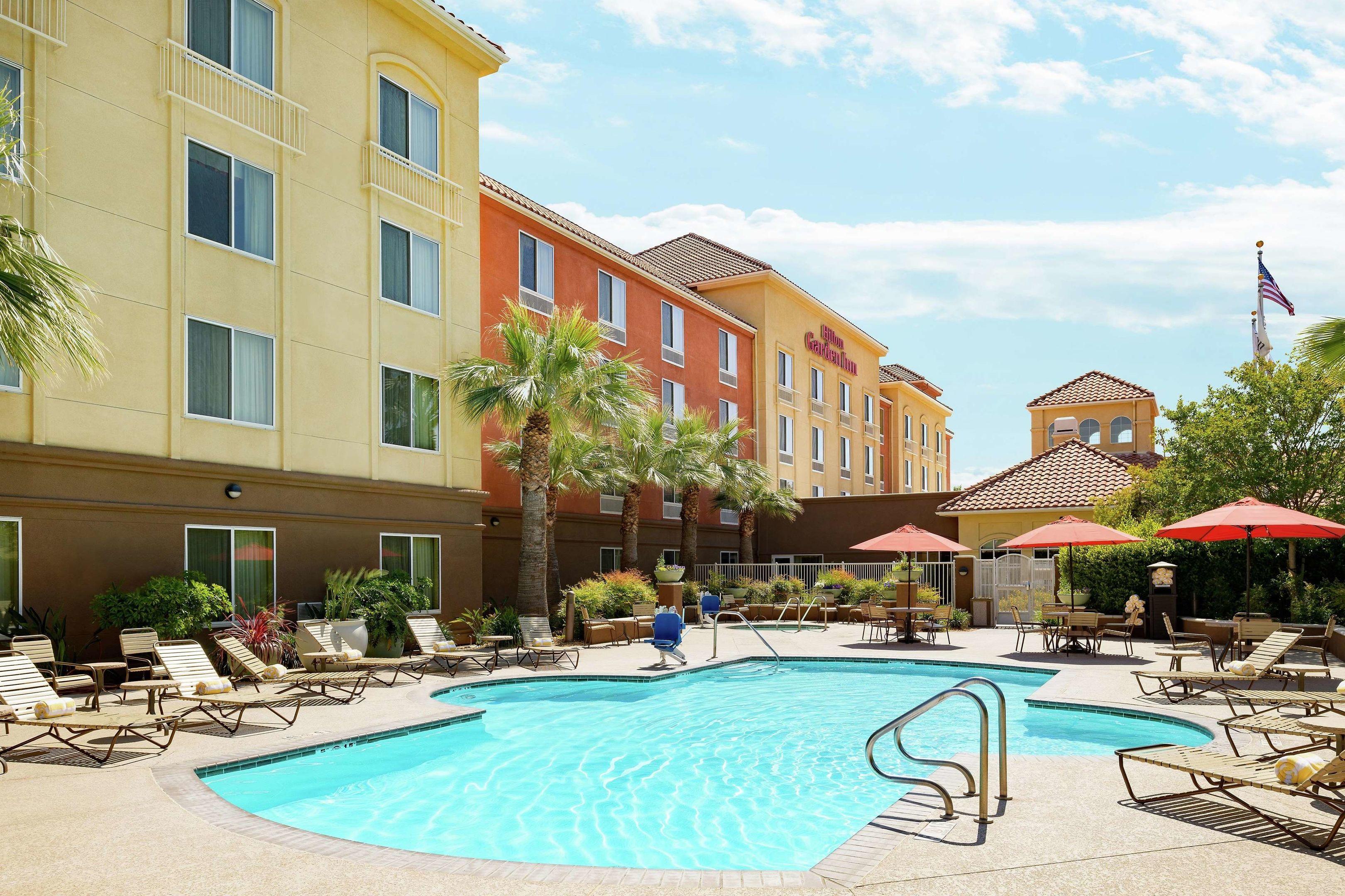 Hilton Garden Inn Fontana — photo 4