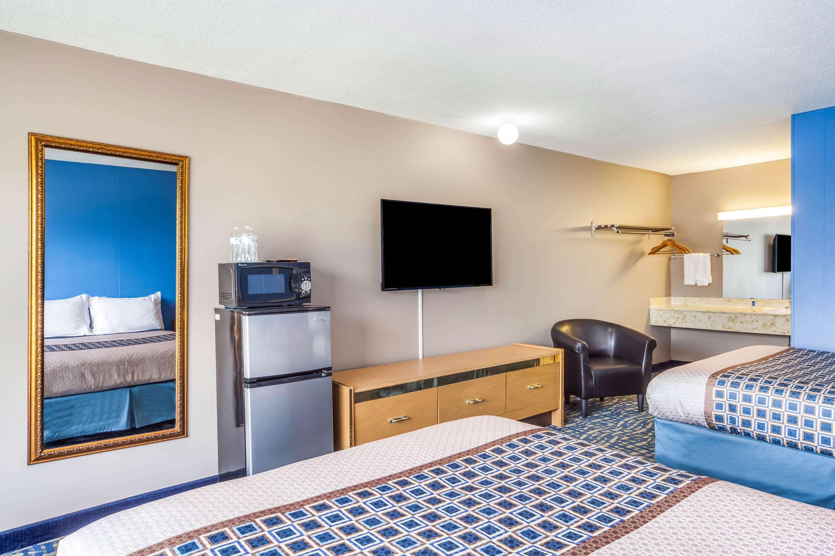Rodeway Inn — photo 5