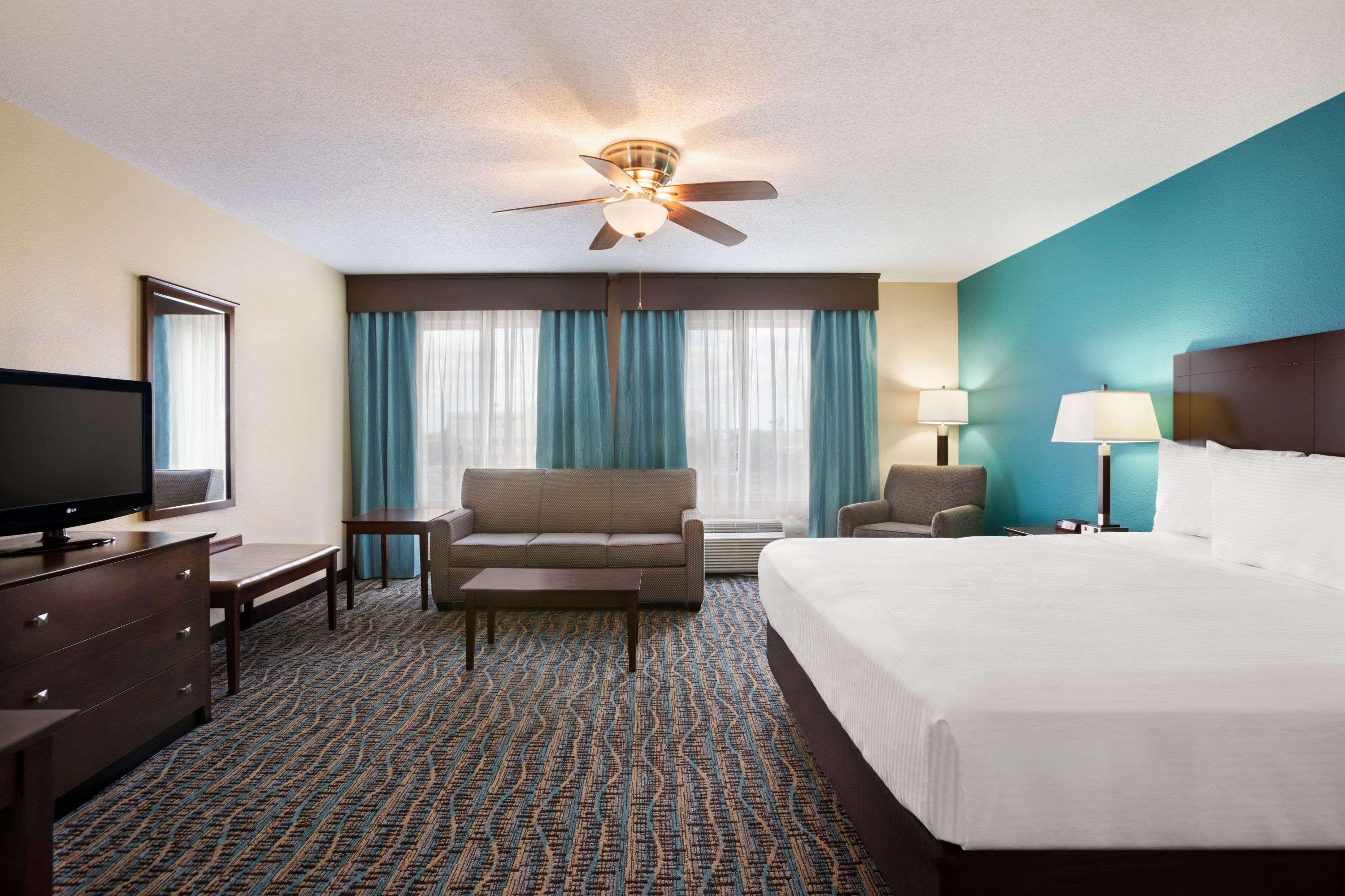 Baymont Inn and Suites Evansville East — photo 4