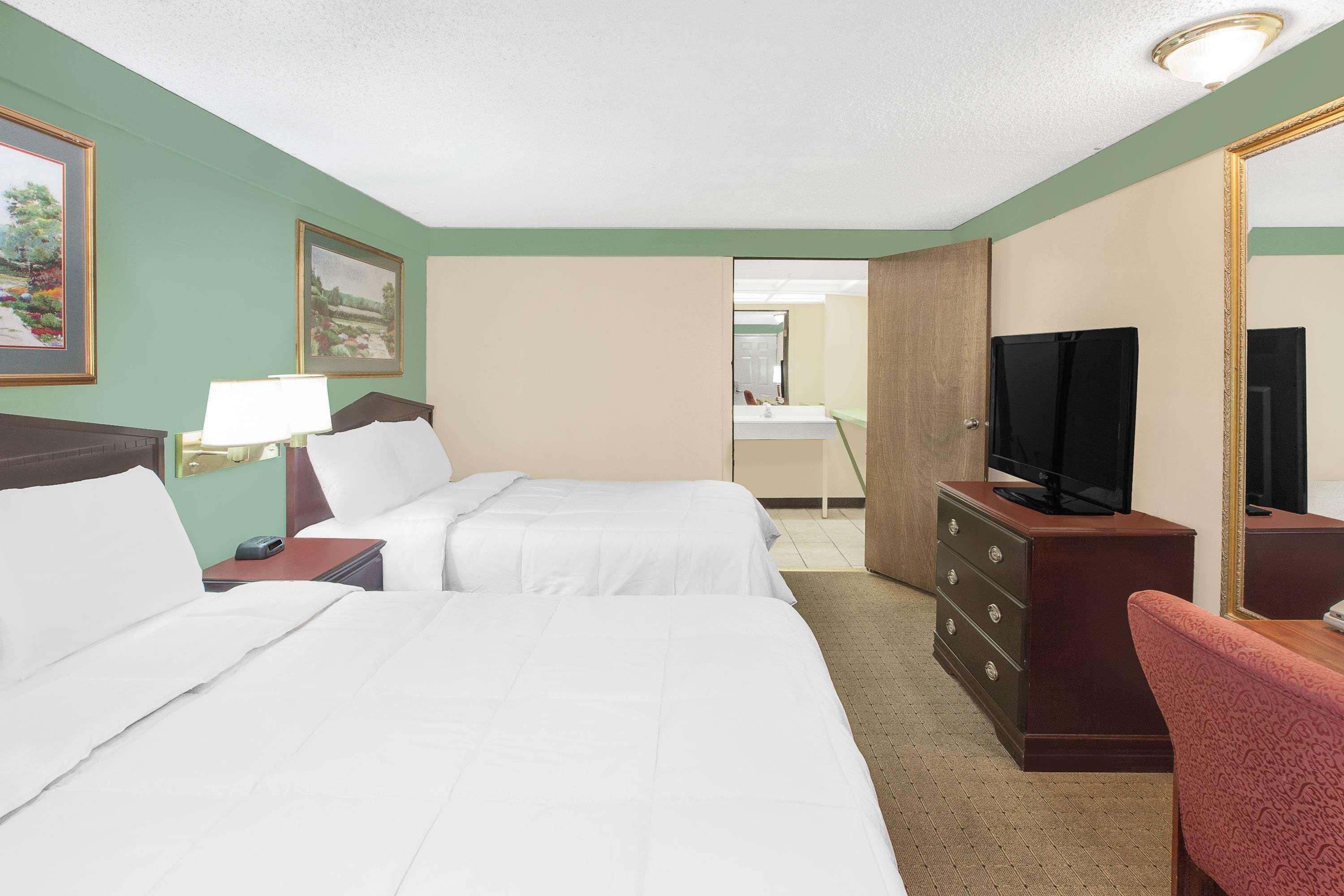 Knights Inn Battle Creek — photo 4