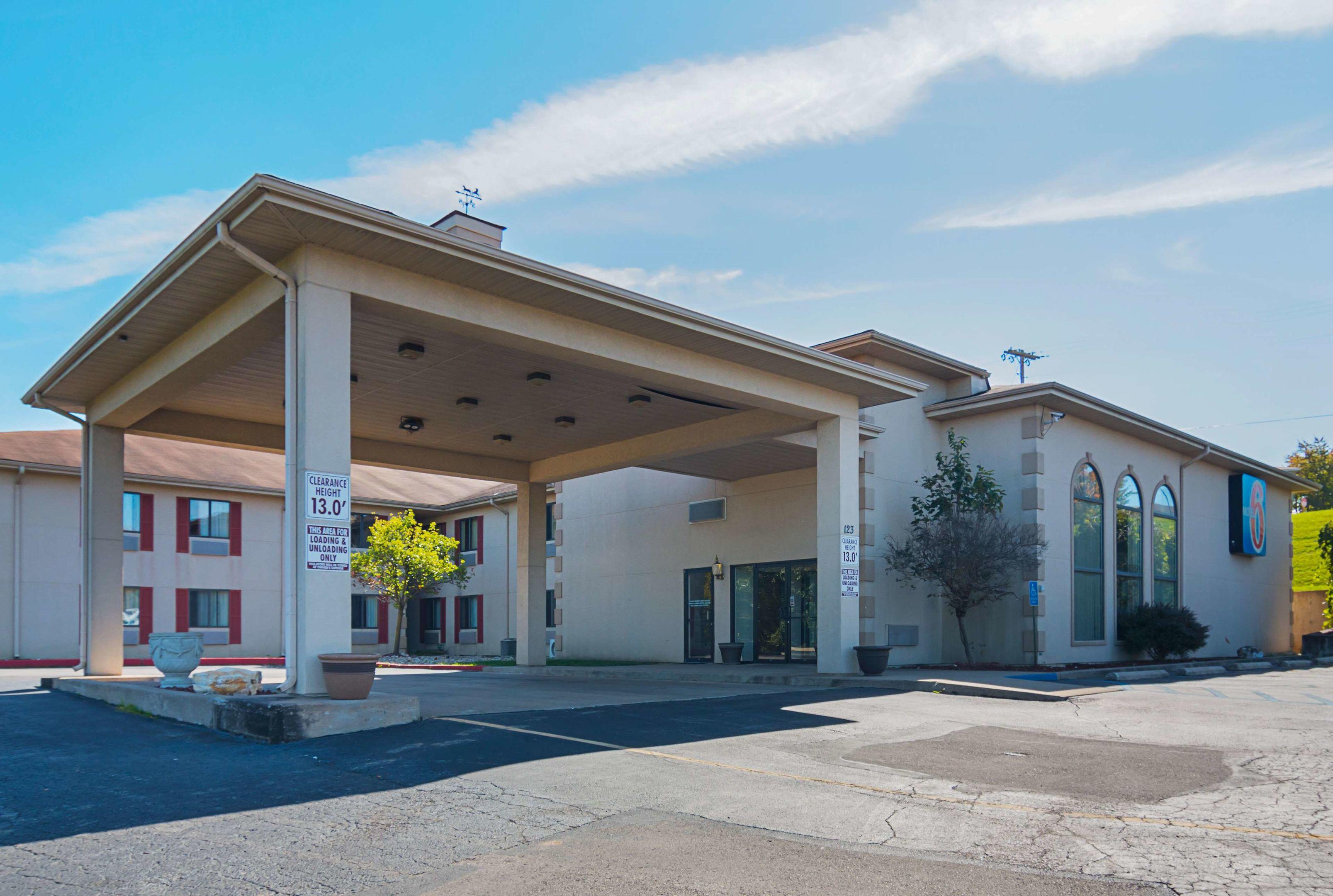 Motel 6 Hannibal — photo 4